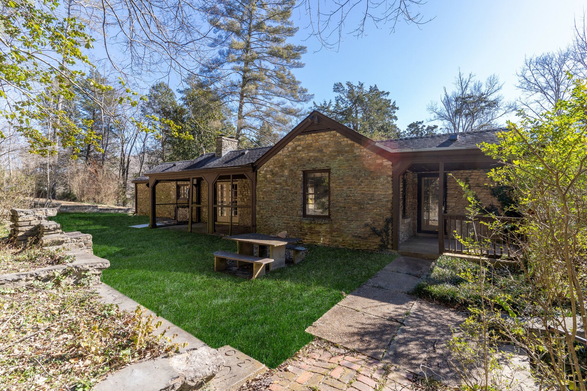 8124 Charlotte Pike