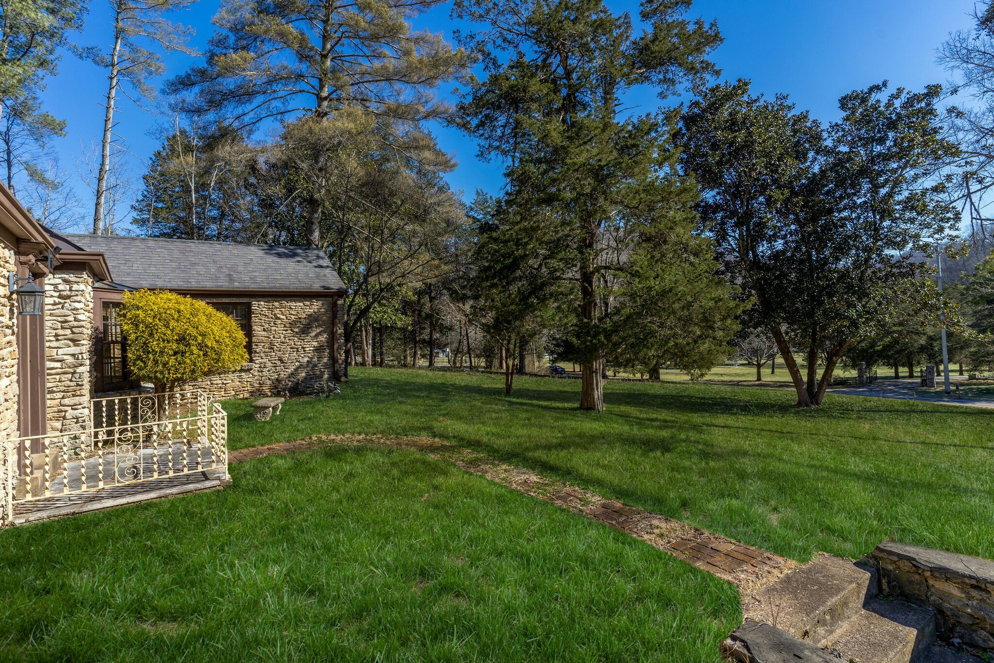 8124 Charlotte Pike