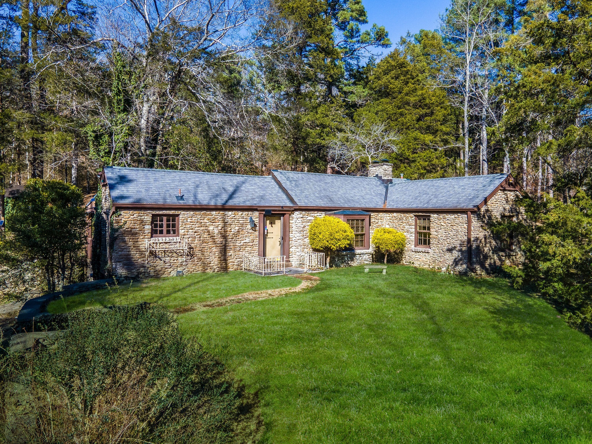 8124 Charlotte Pike