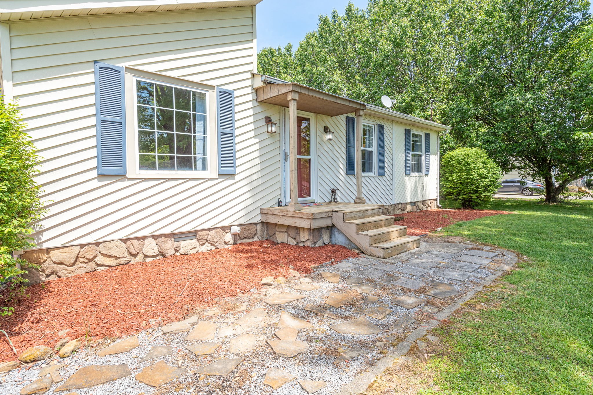 704 Stoval Dr