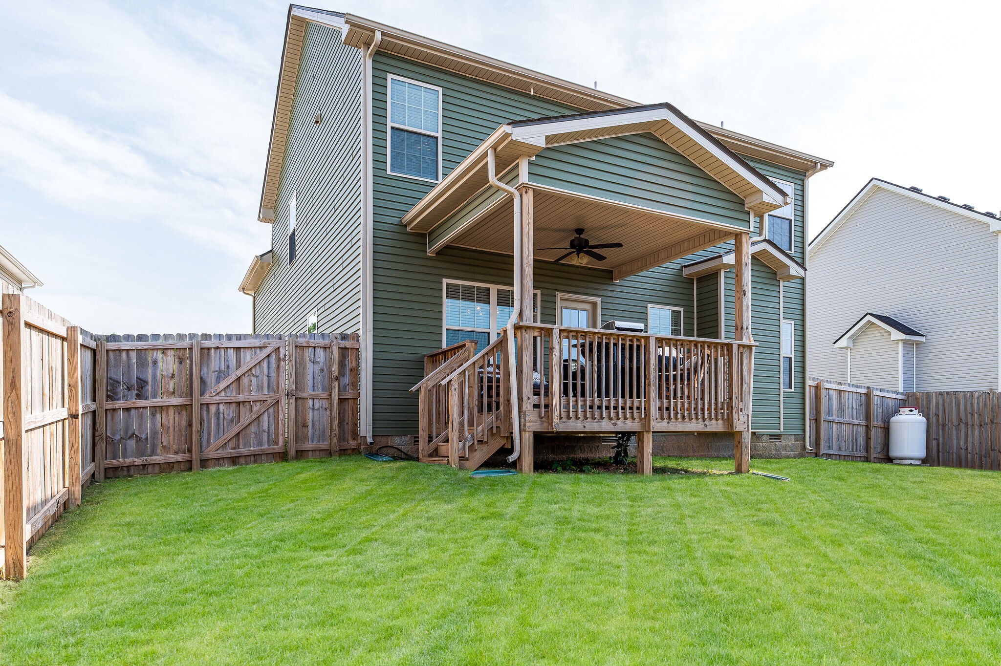 1147 Eagles Nest Ln