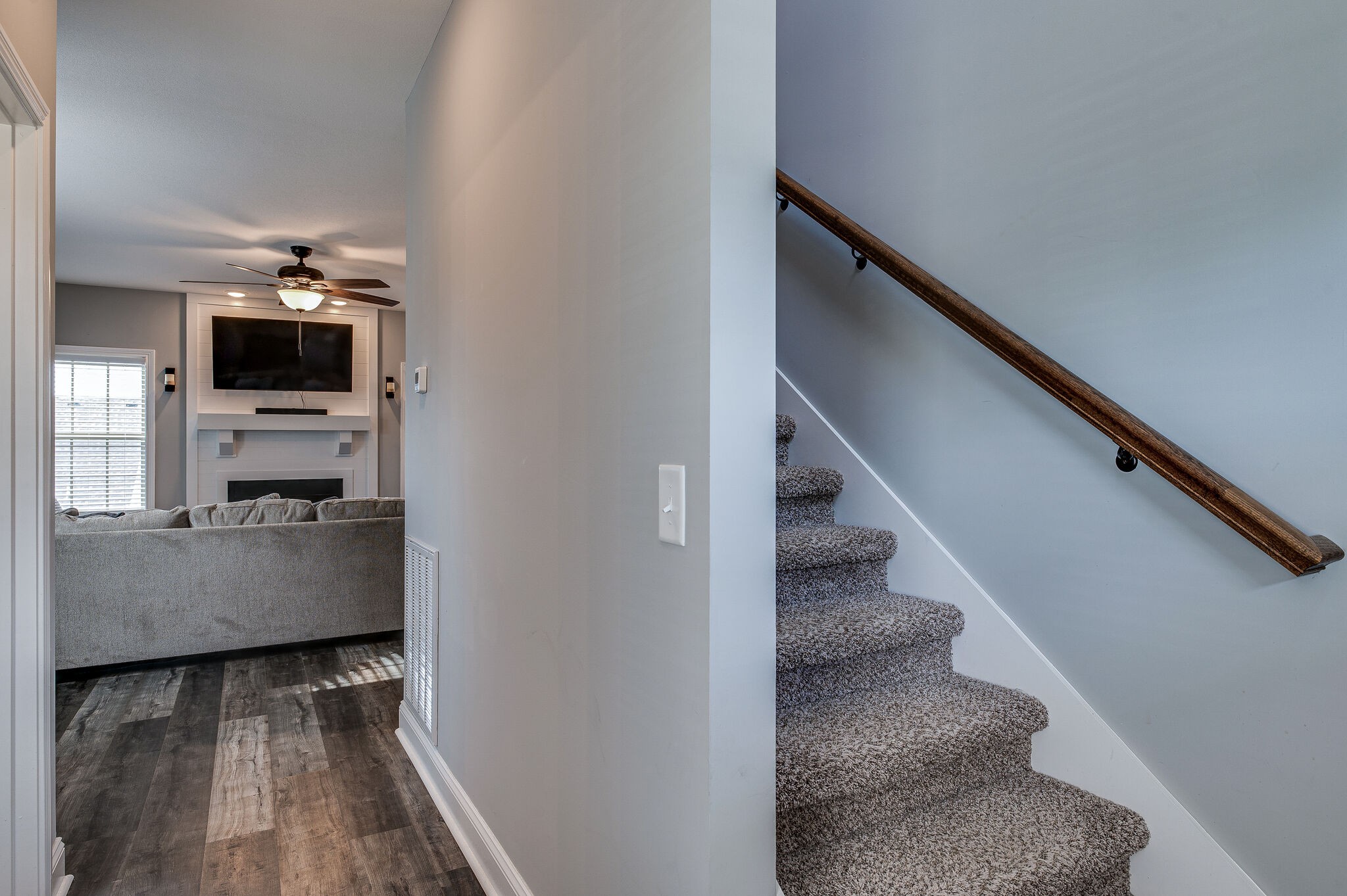 1147 Eagles Nest Ln