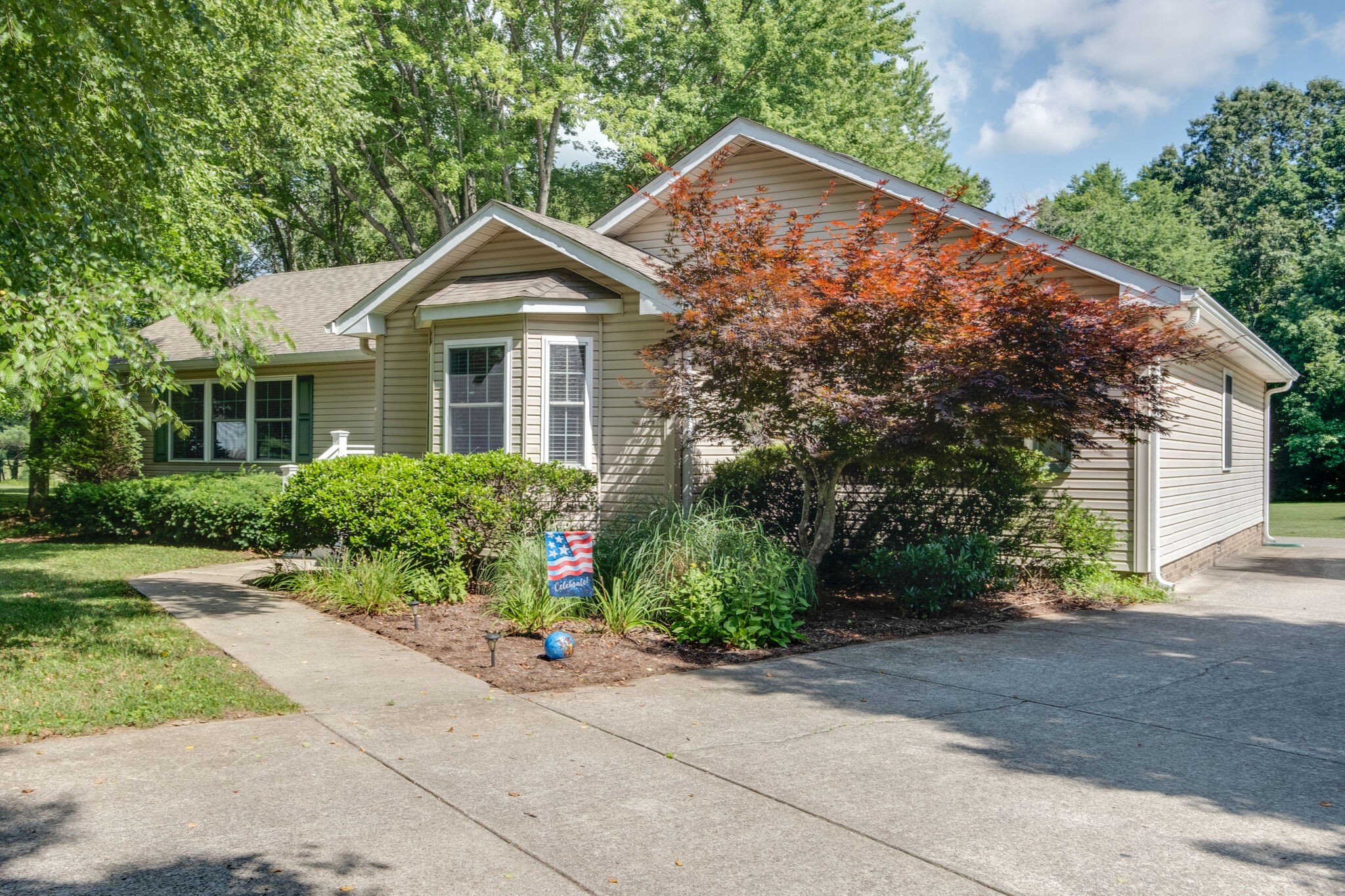 5144 Creasy Dr
