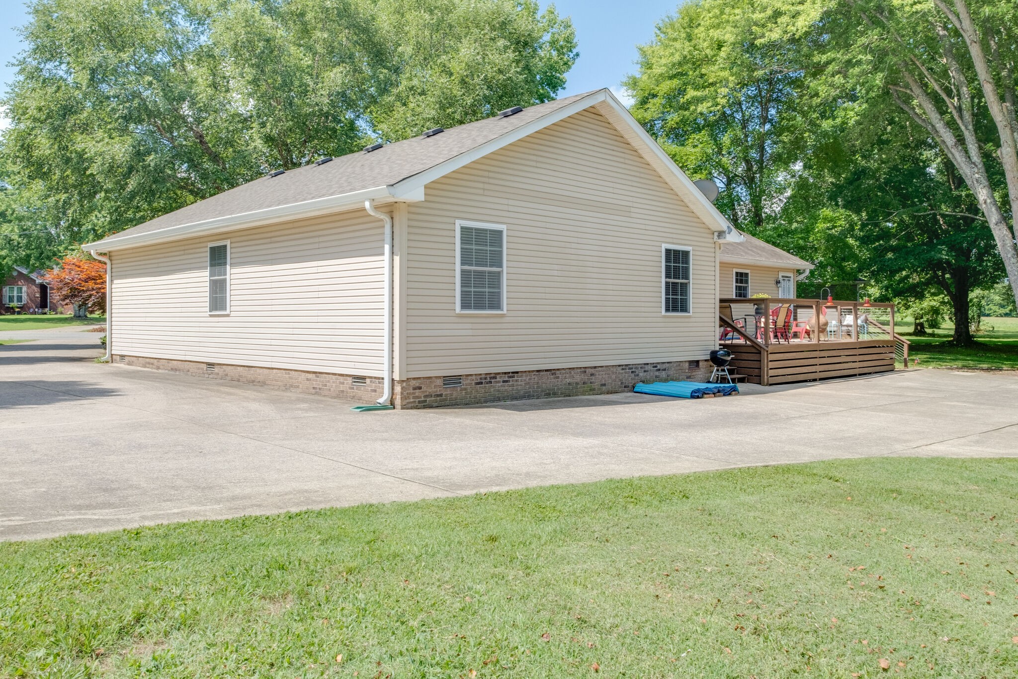 5144 Creasy Dr
