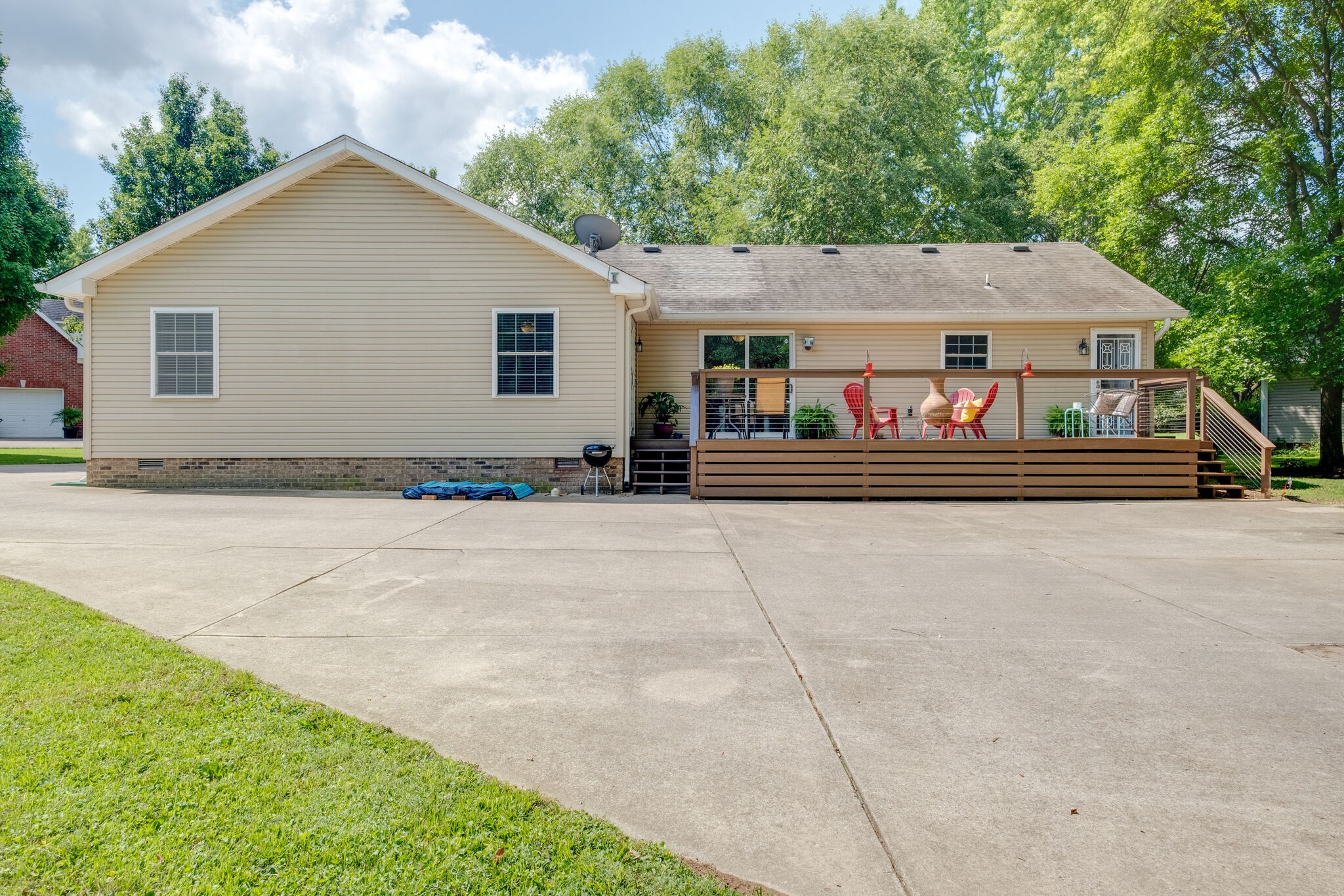 5144 Creasy Dr