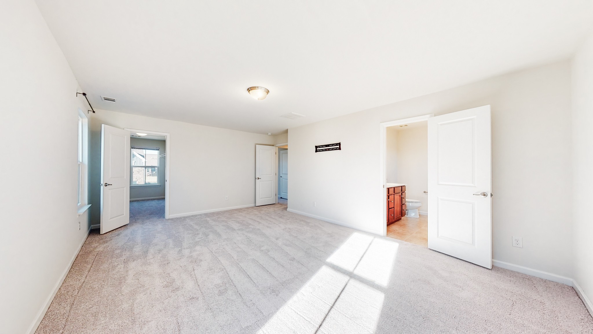 1845 Amesbury Ln