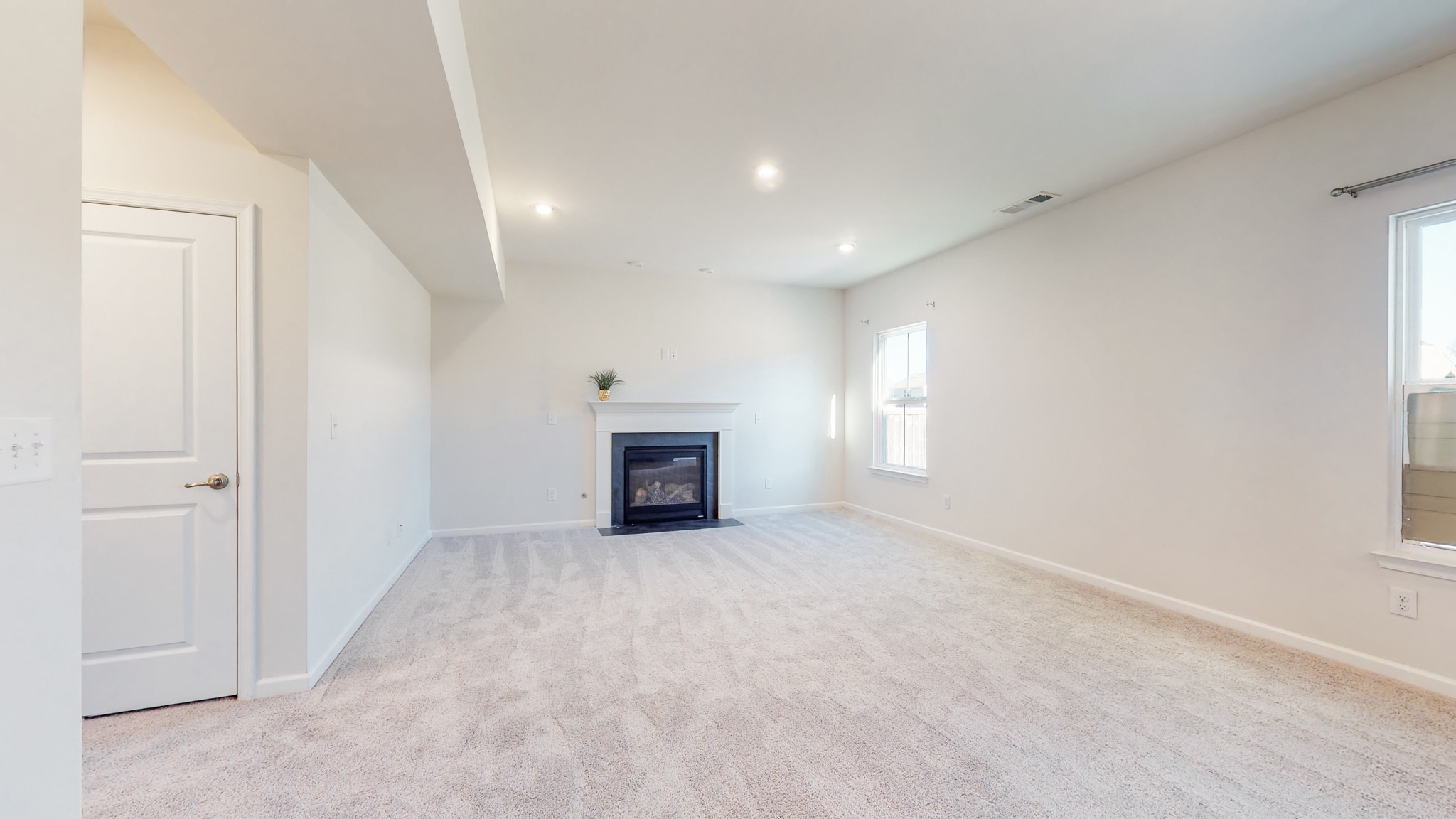 1845 Amesbury Ln