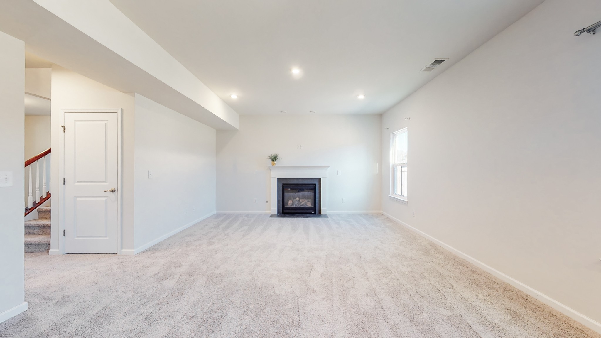 1845 Amesbury Ln
