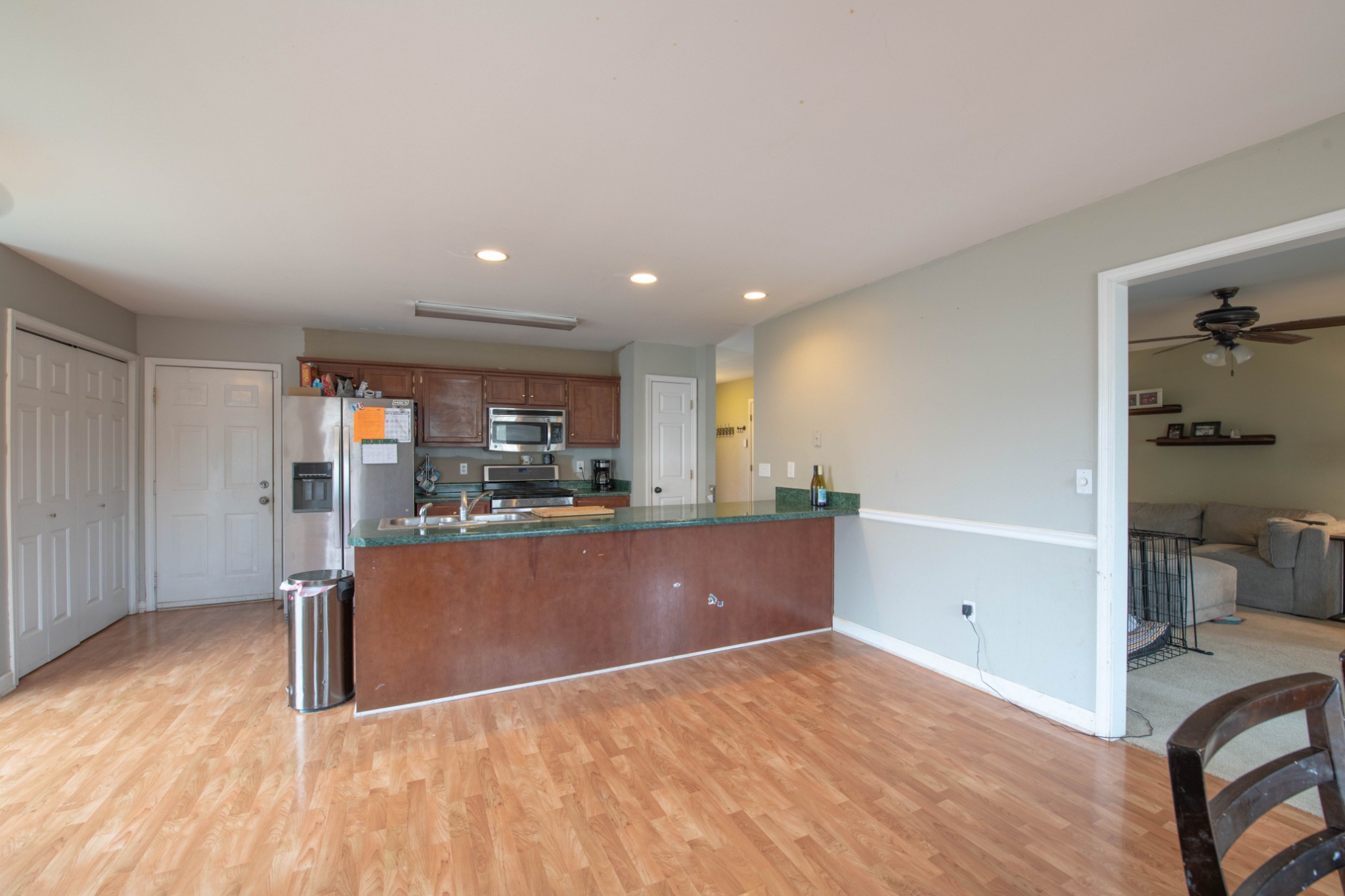 304 Roslyn Ct