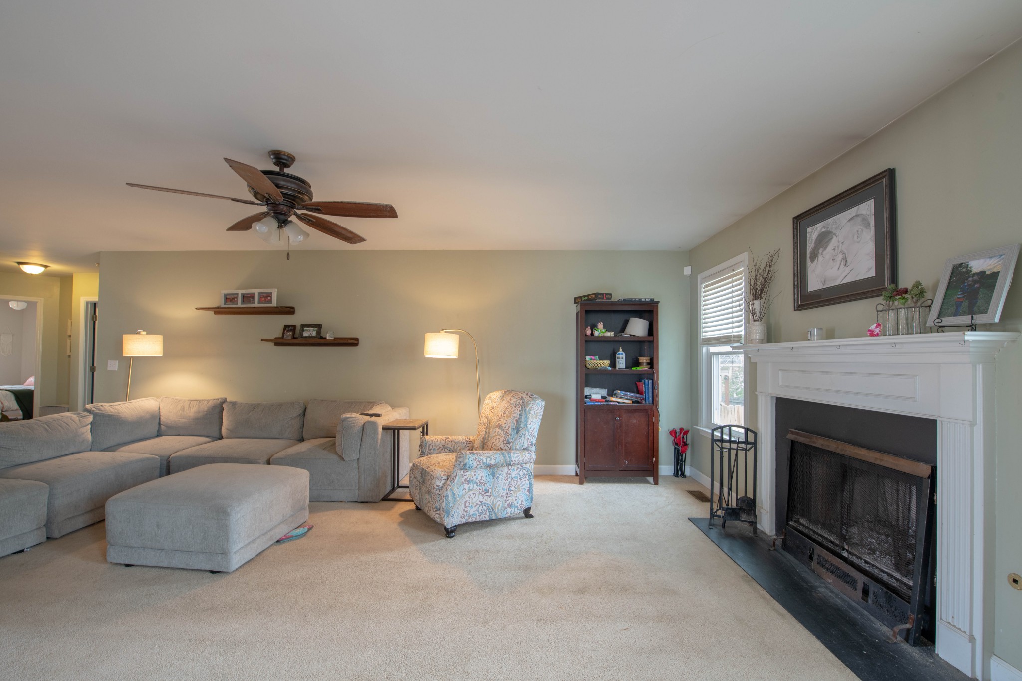 304 Roslyn Ct