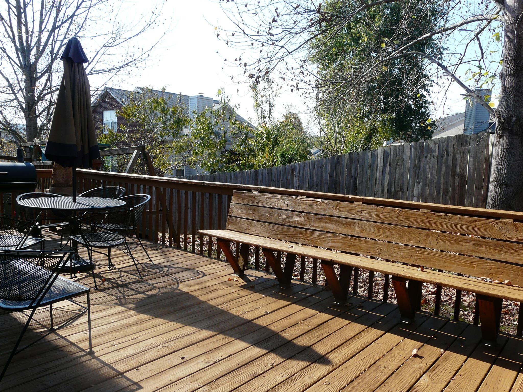 304 Roslyn Ct