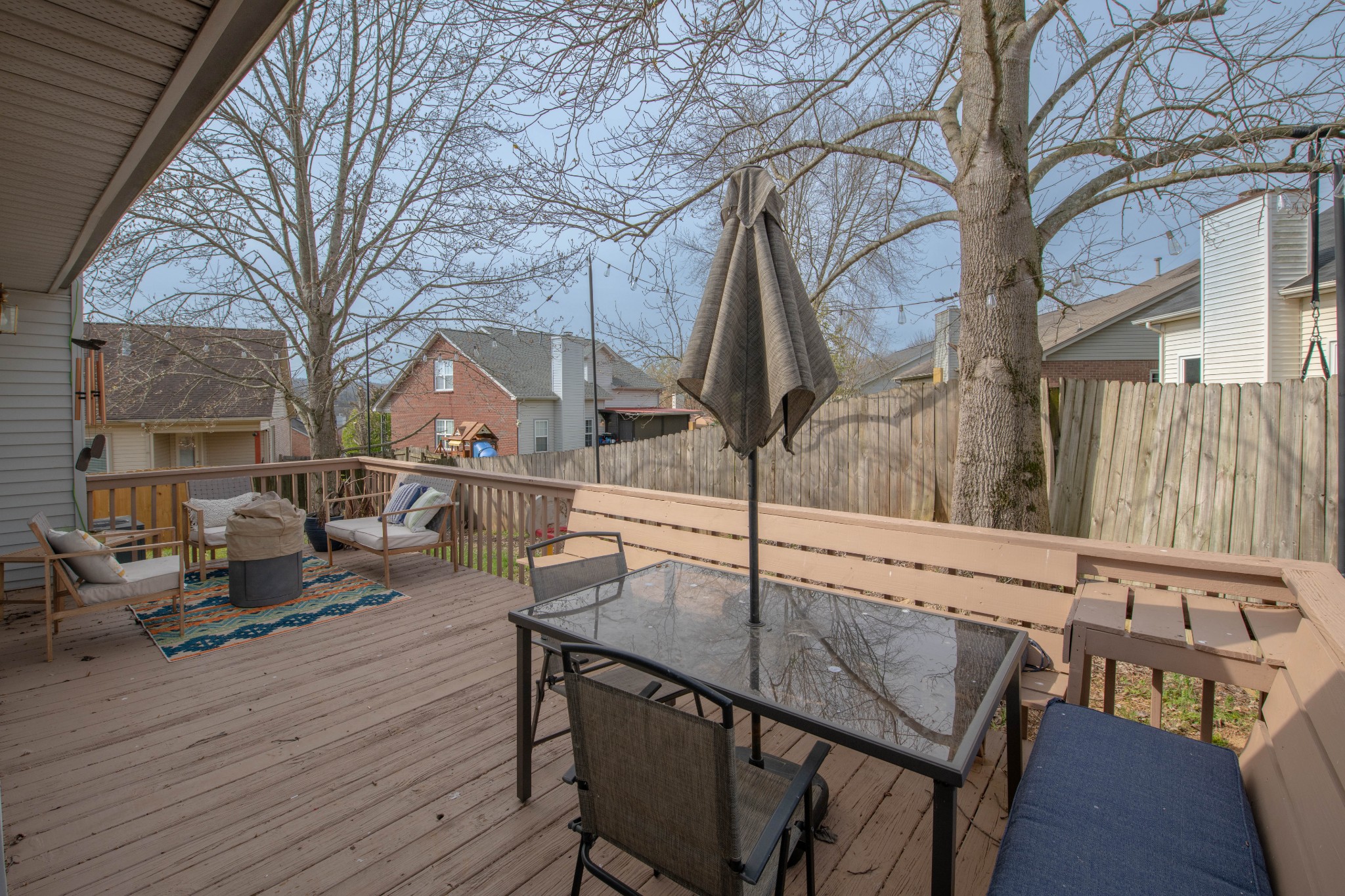 304 Roslyn Ct