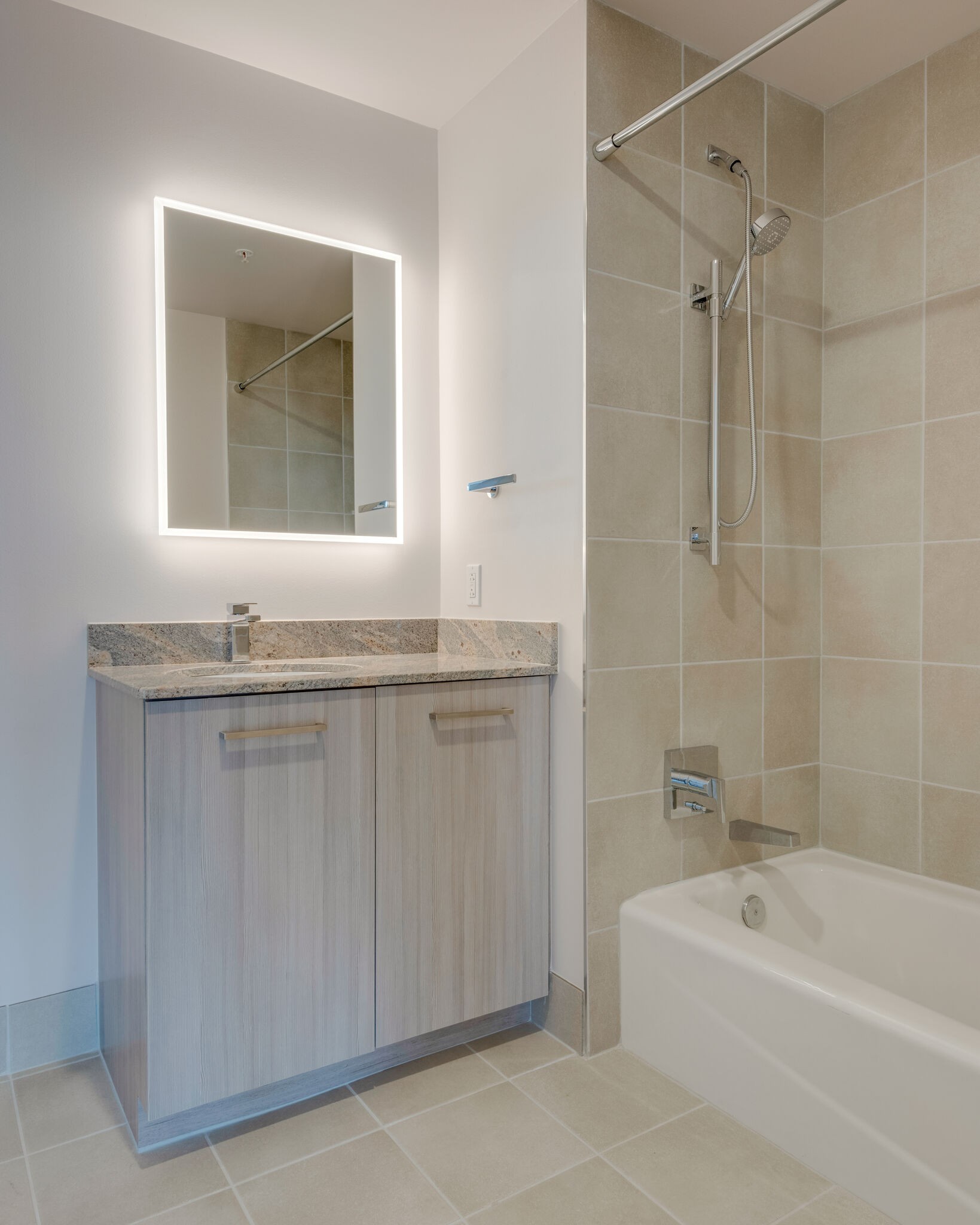 515 Church St Unit: 3208