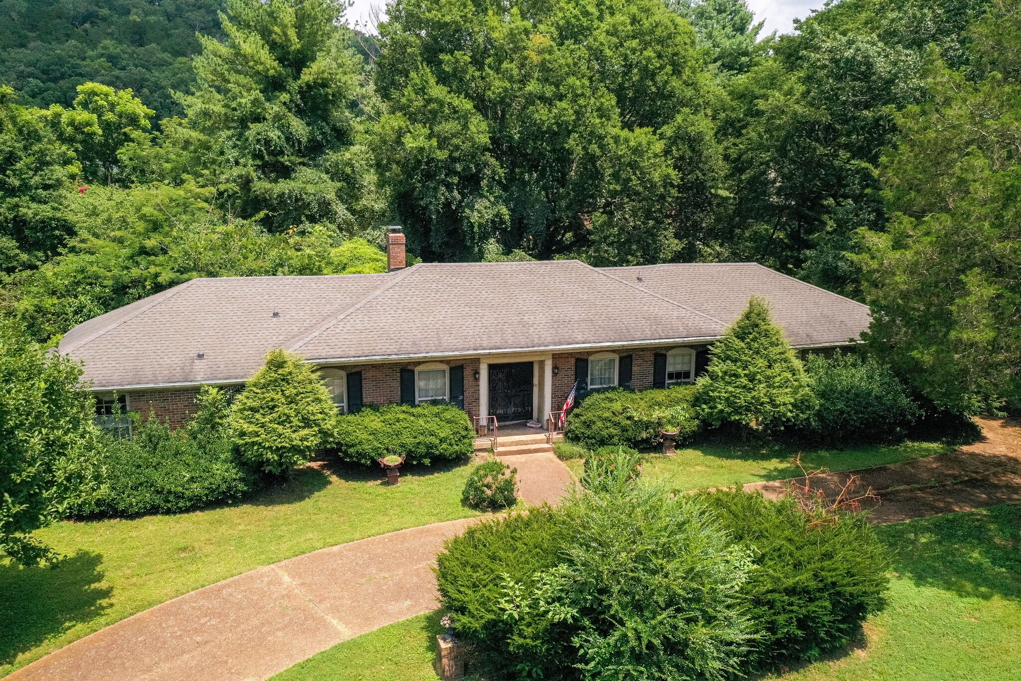 2400 McIntyre Ct