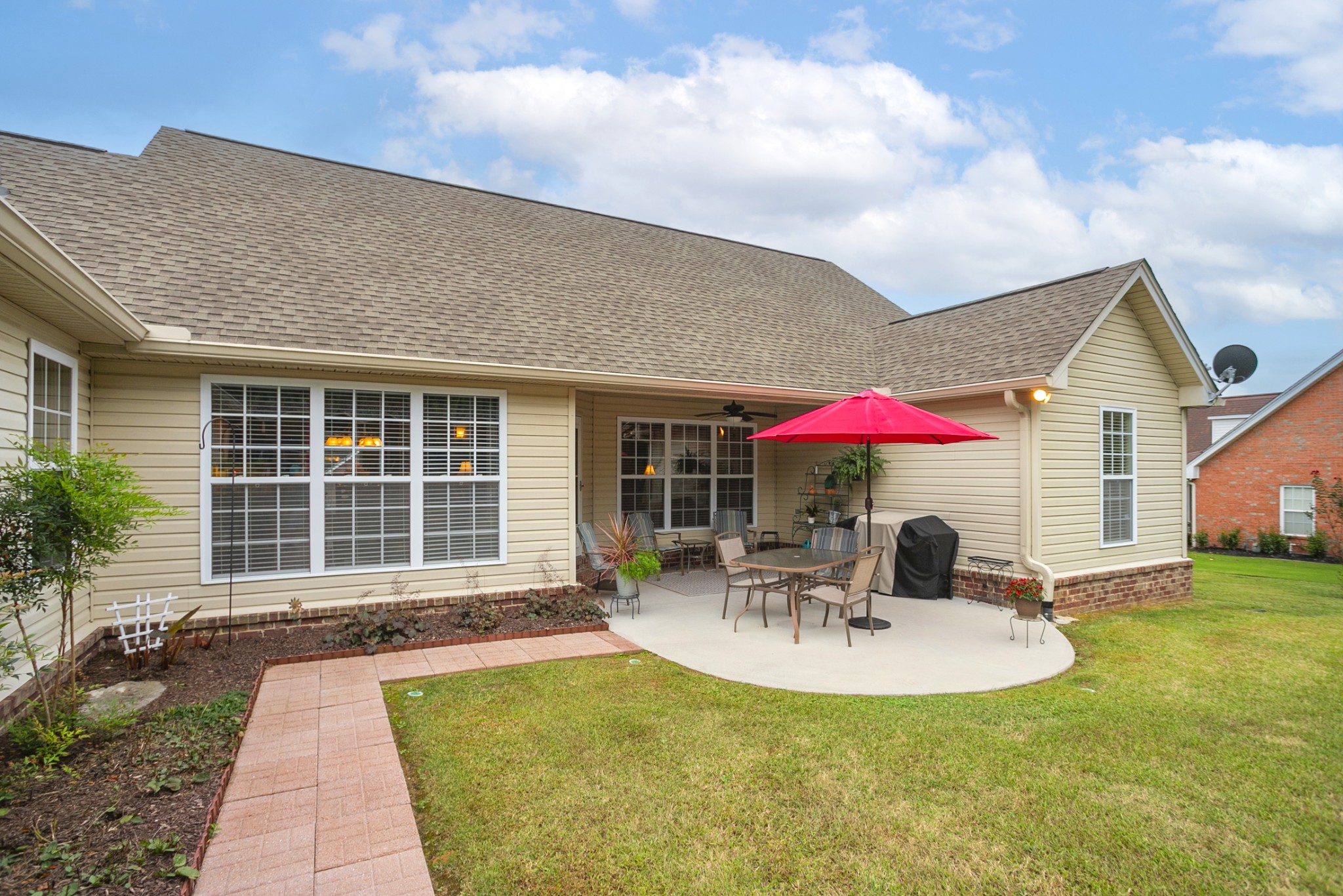 5041 Megan Dr