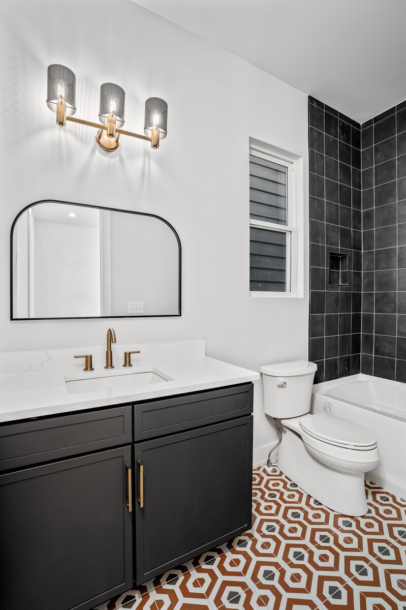 1057 E Trinity Ln Unit: B