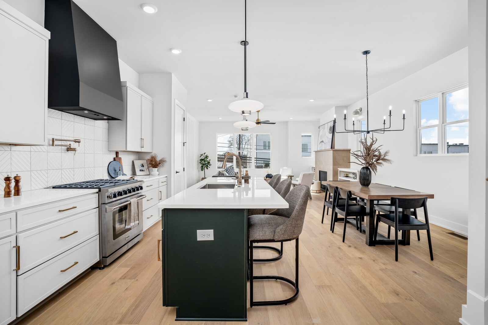 1057 E Trinity Ln Unit: B