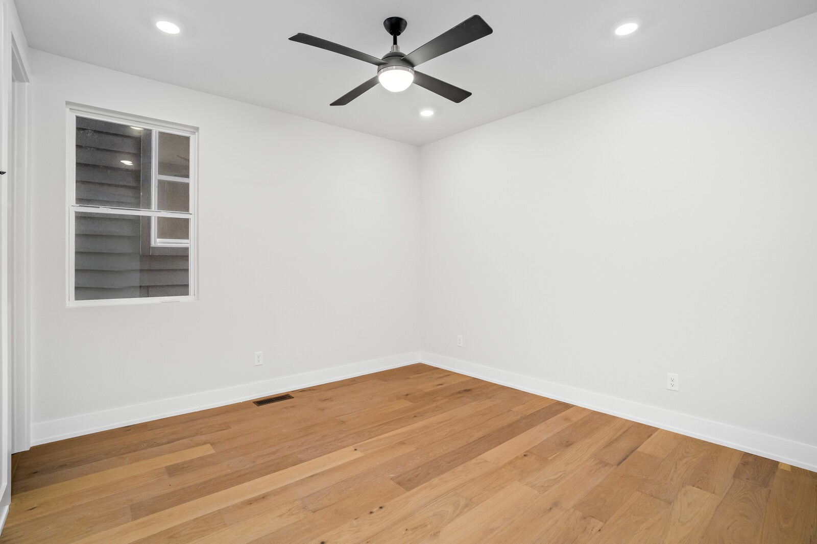 1057 E Trinity Ln Unit: B