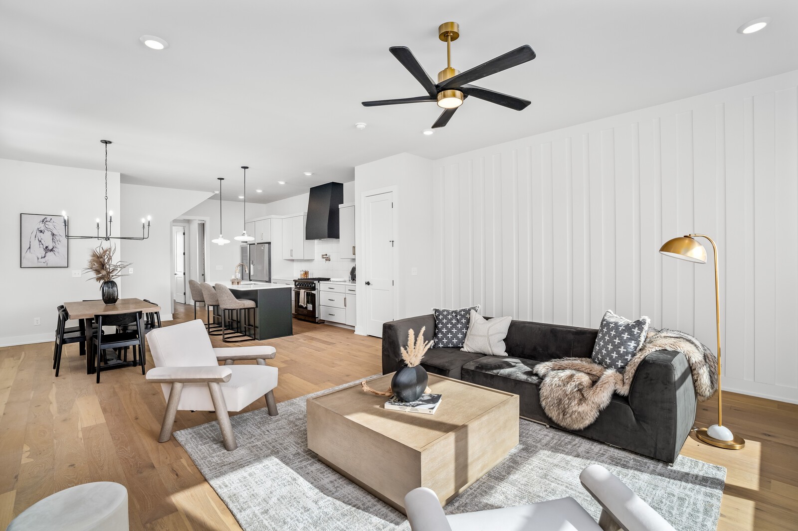 1057 E Trinity Ln Unit: B