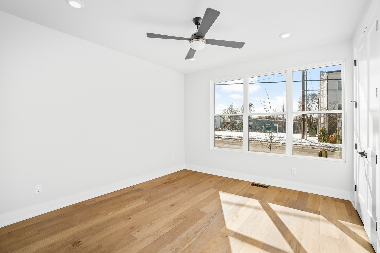 1057 E Trinity Ln Unit: B