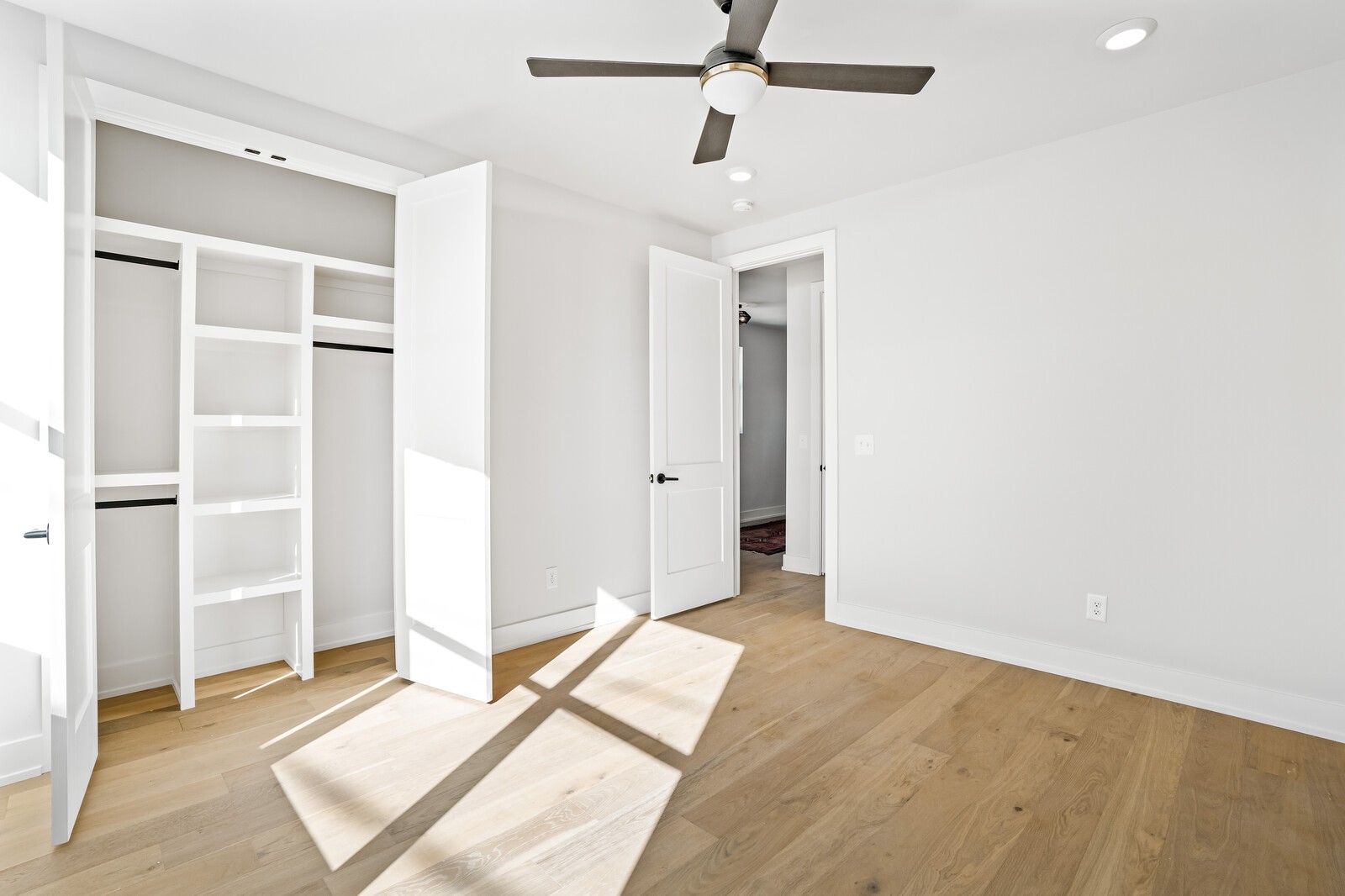 1057 E Trinity Ln Unit: B
