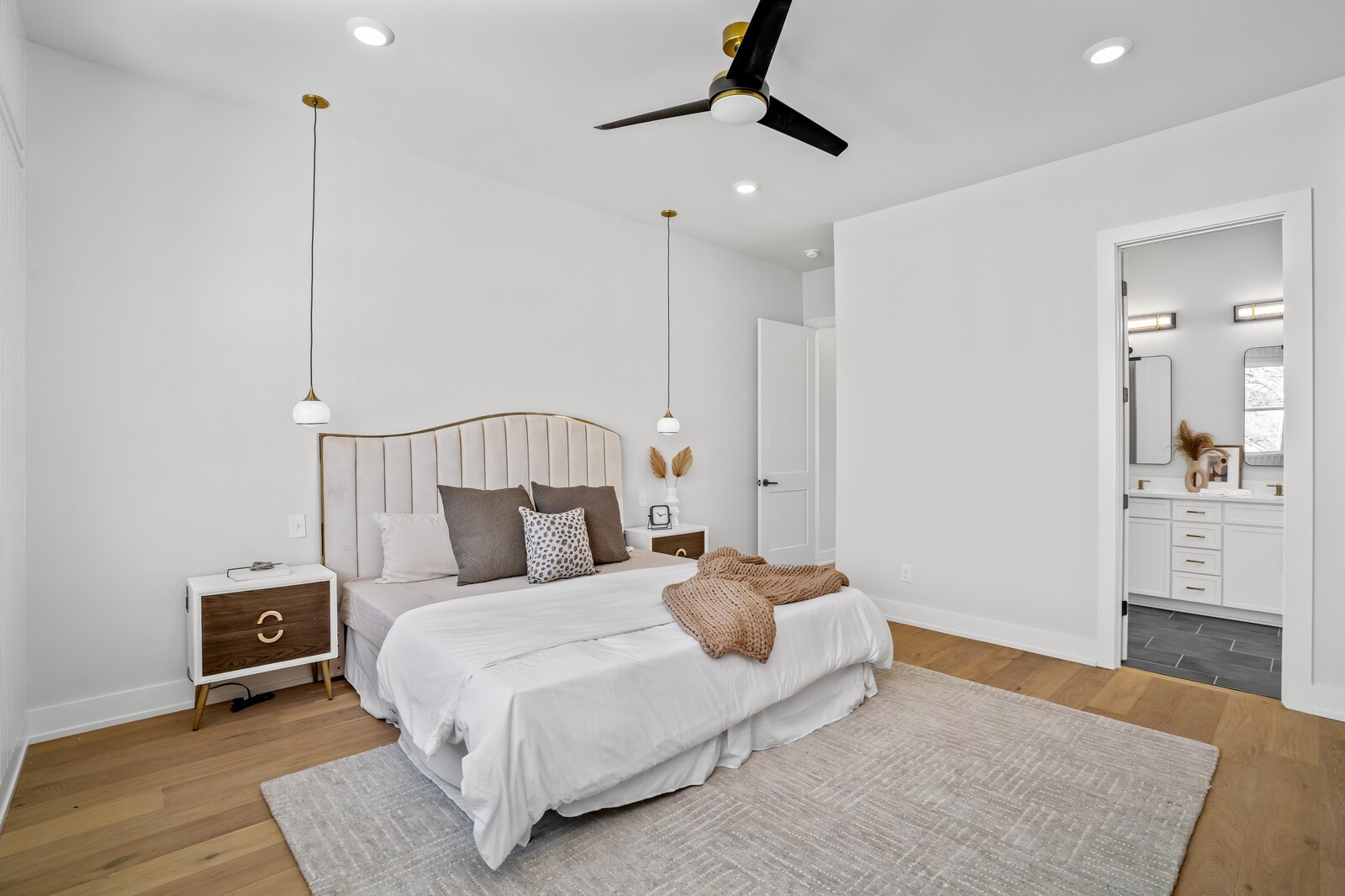 1057 E Trinity Ln Unit: B