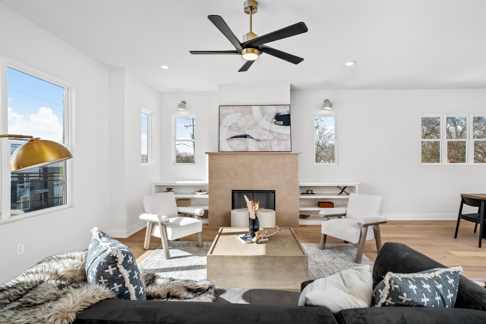 1057 E Trinity Ln Unit: B