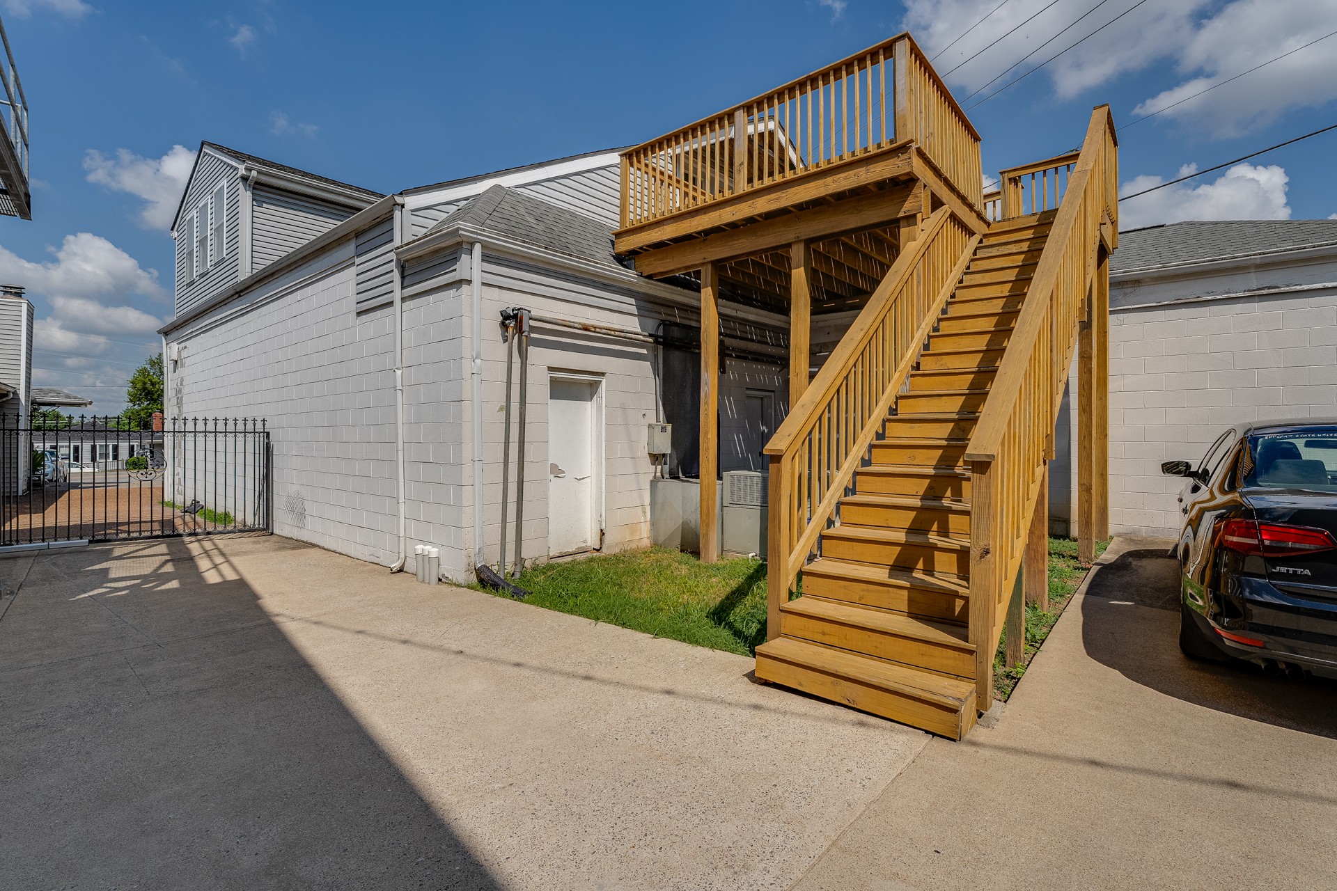 2804 Azalea Pl