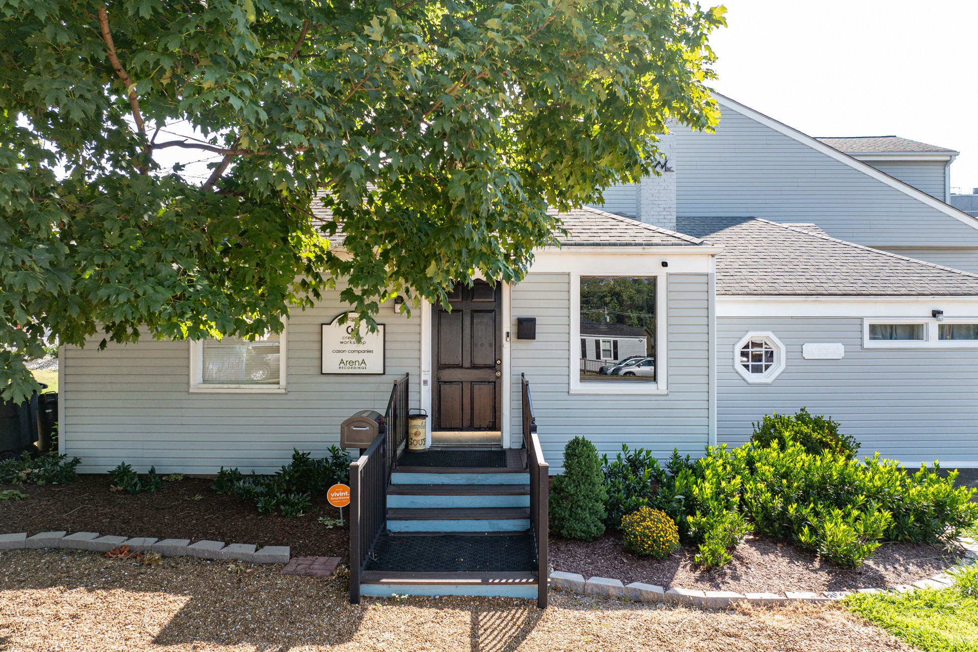 2804 Azalea Pl