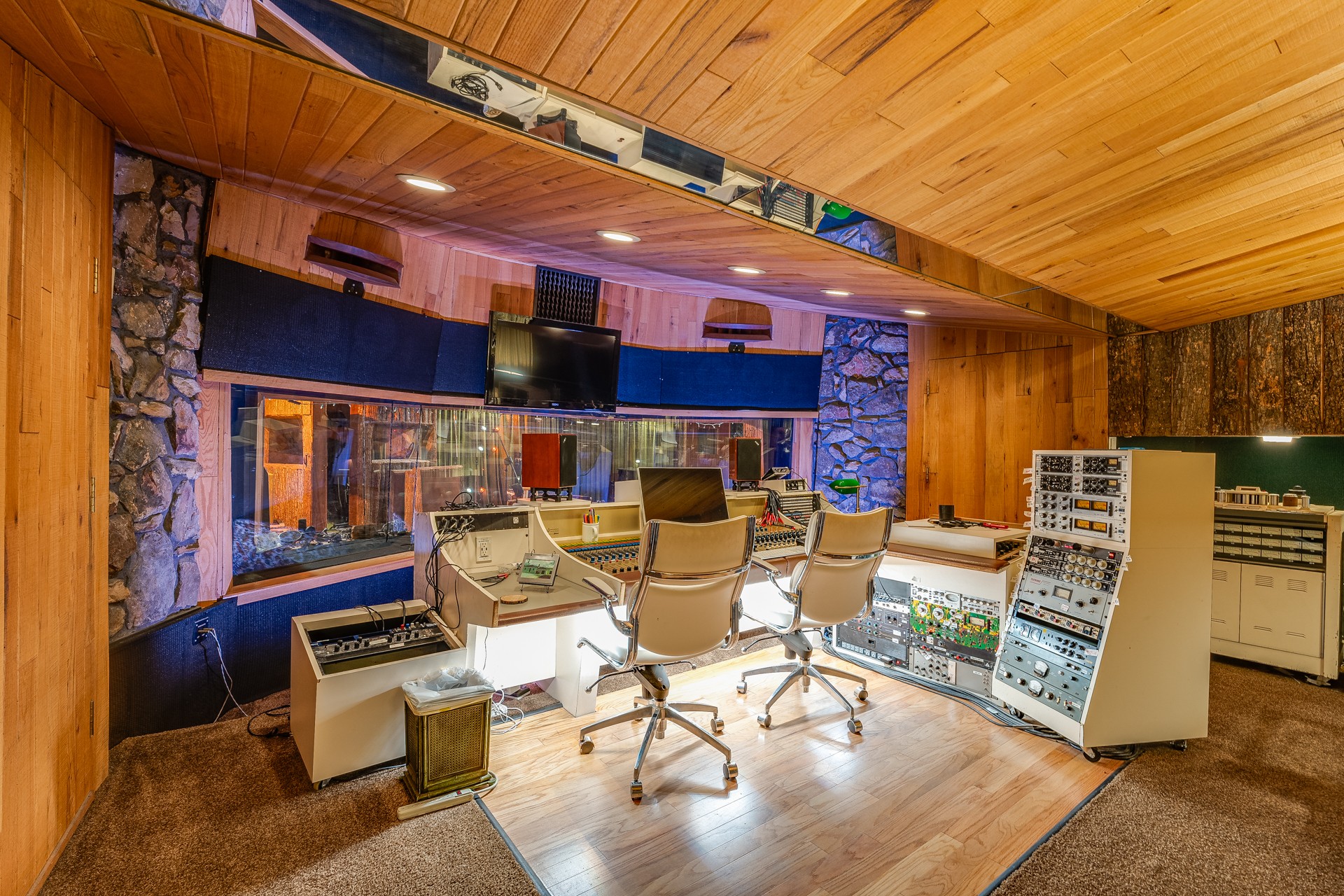 2804 Azalea Pl