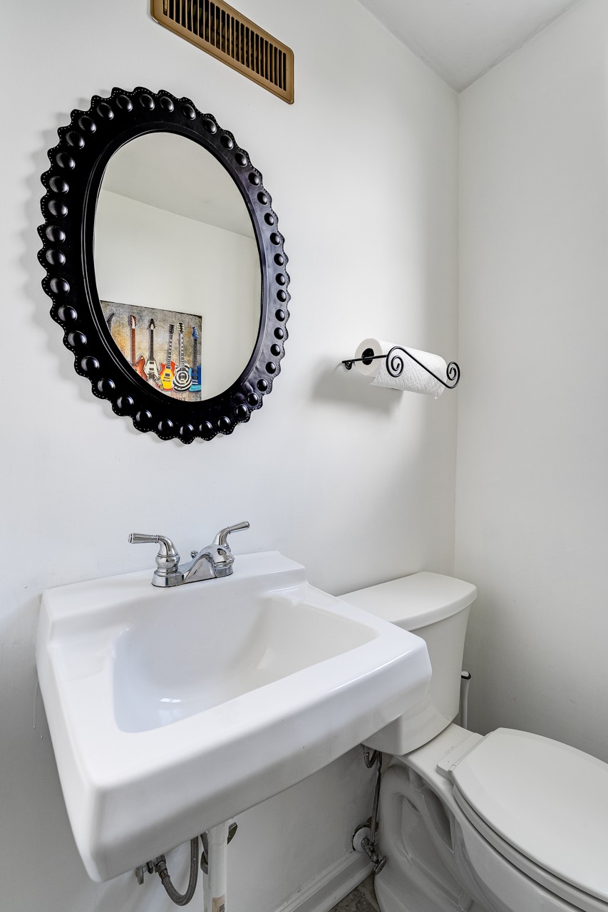 2804 Azalea Pl