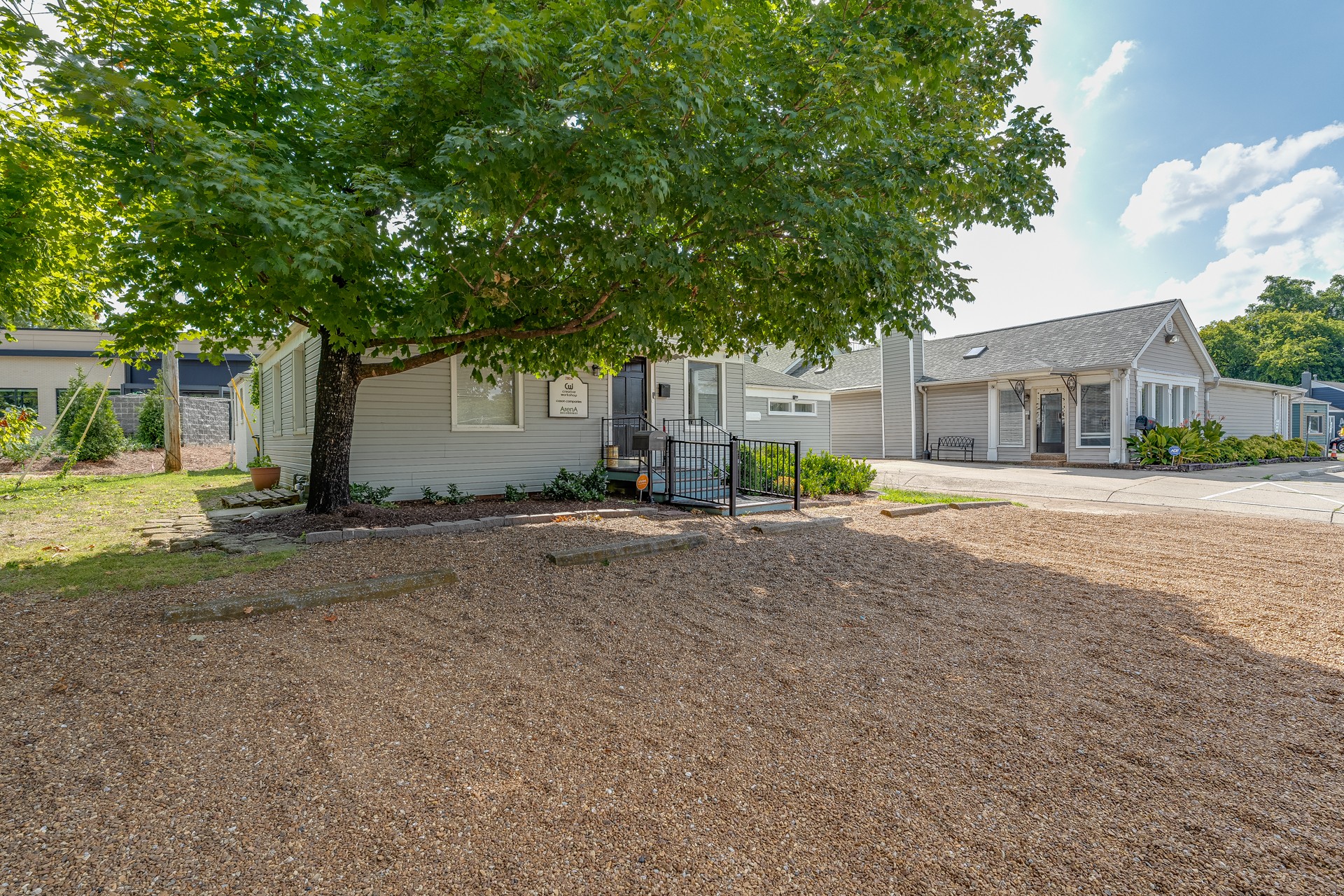 2804 Azalea Pl