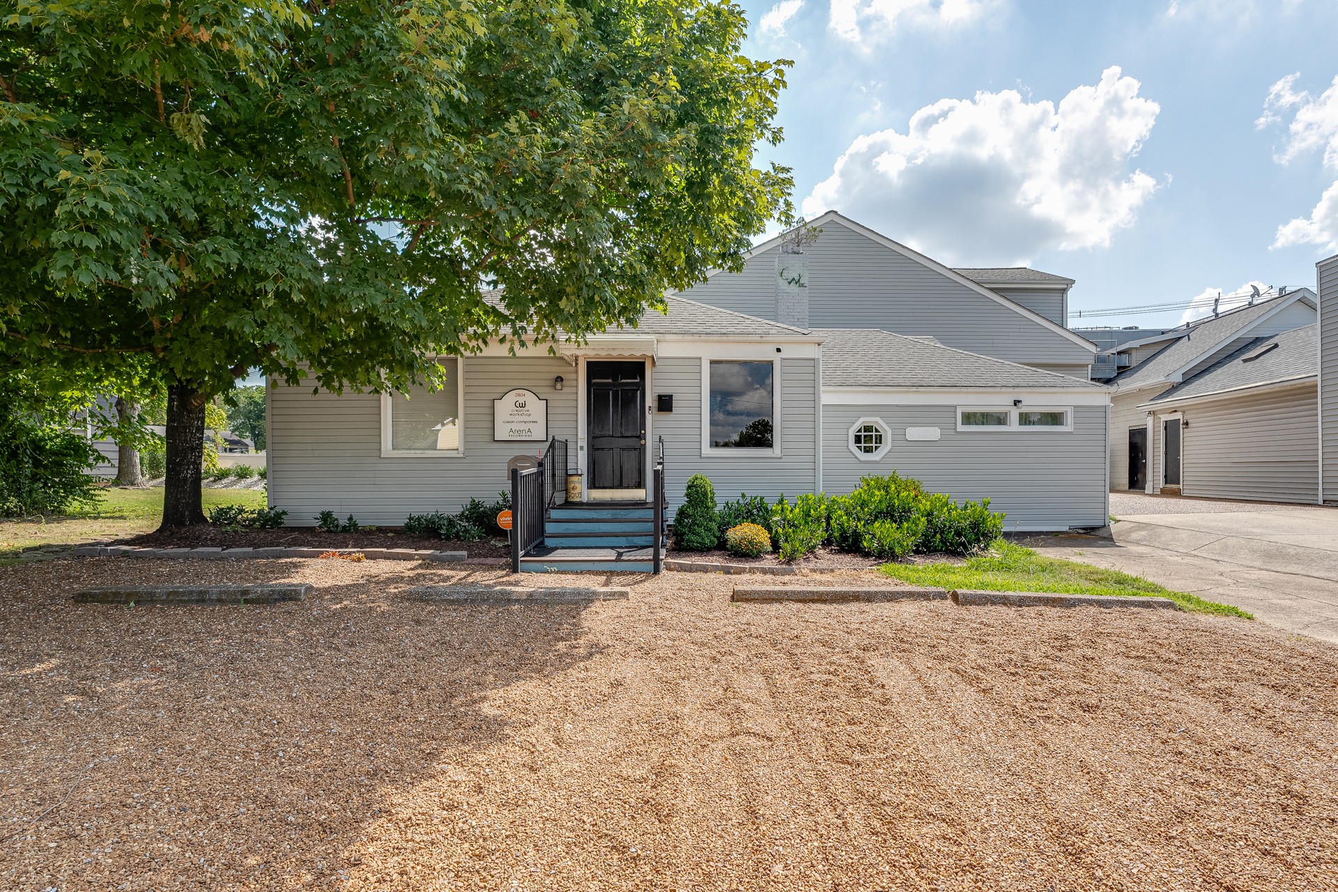 2804 Azalea Pl