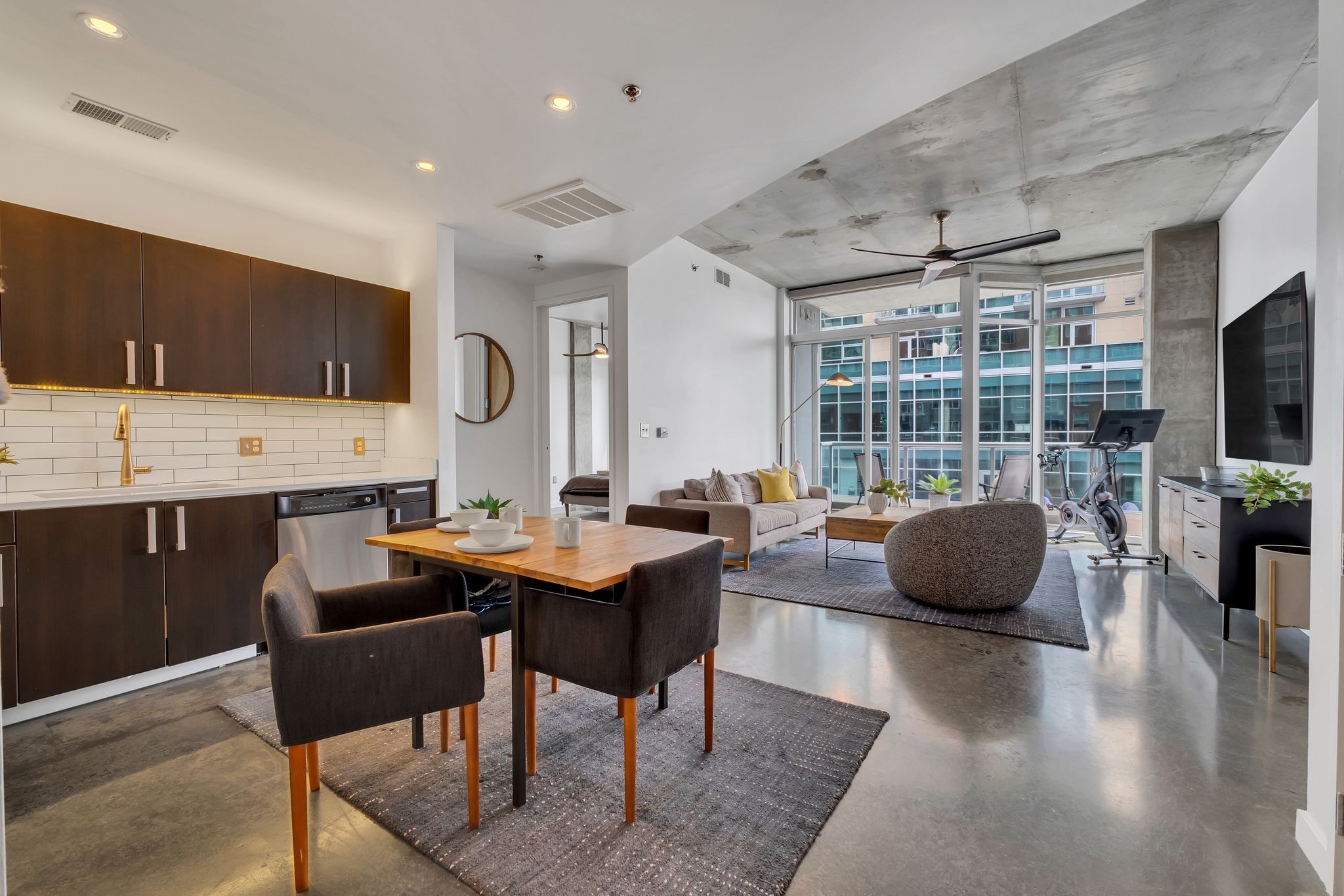 600 12th Ave, S Unit: 722