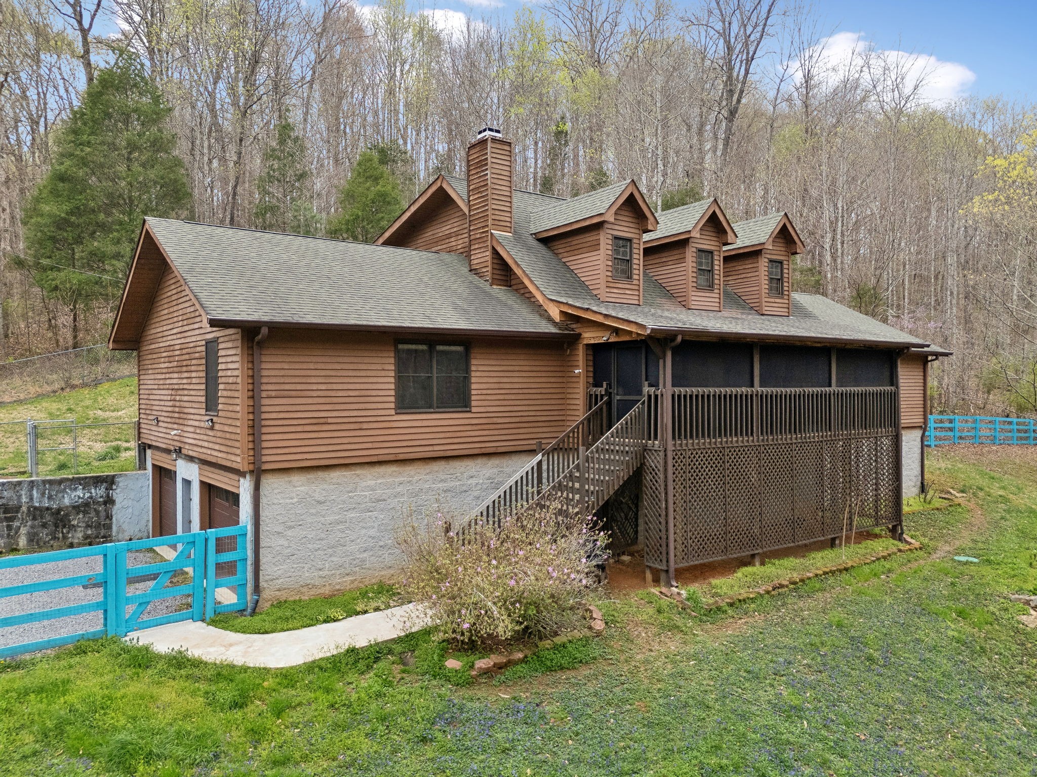3755 Bear Hollow Rd