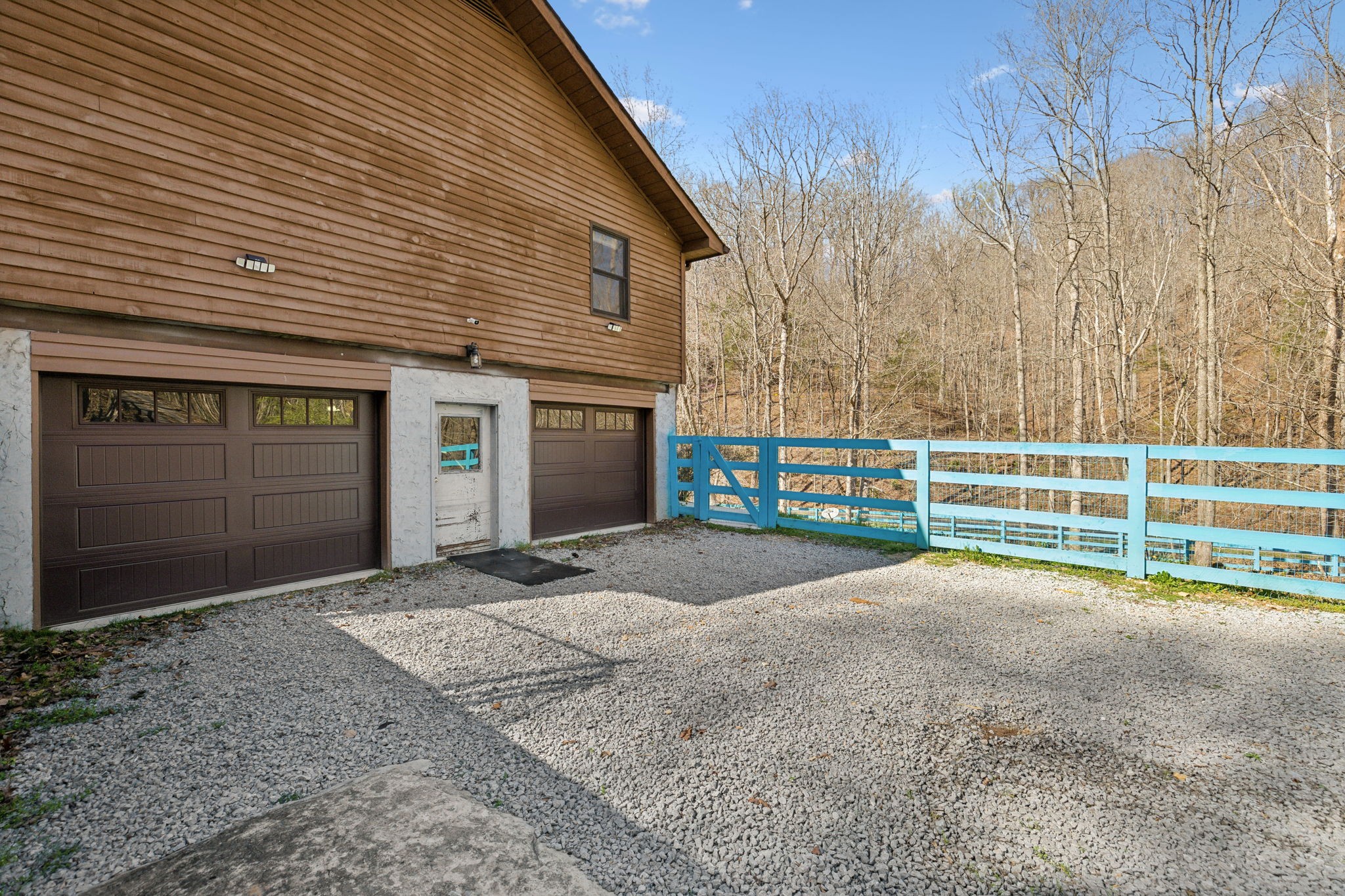 3755 Bear Hollow Rd