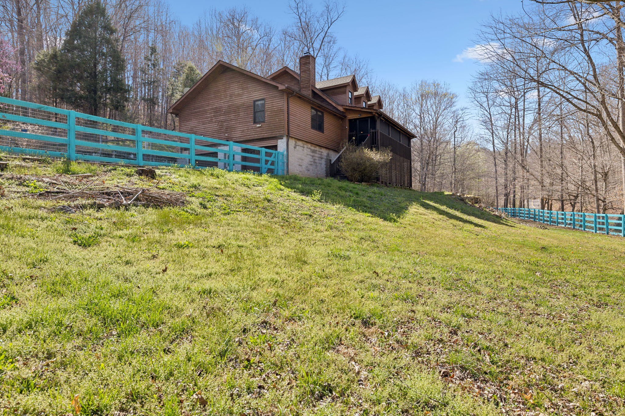 3755 Bear Hollow Rd