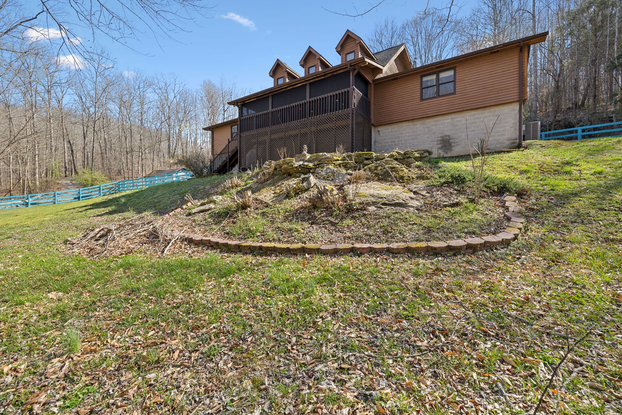 3755 Bear Hollow Rd