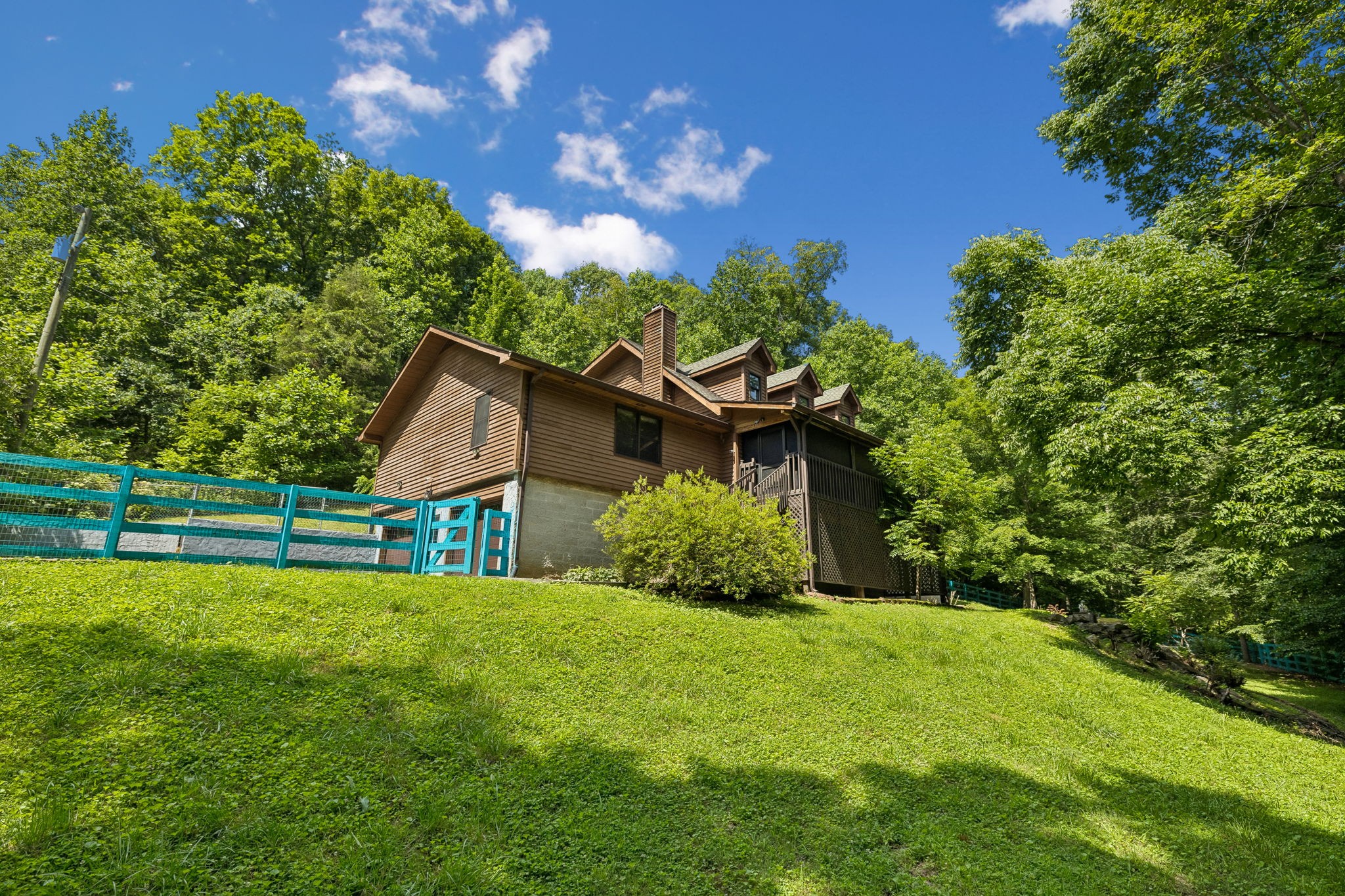 3755 Bear Hollow Rd