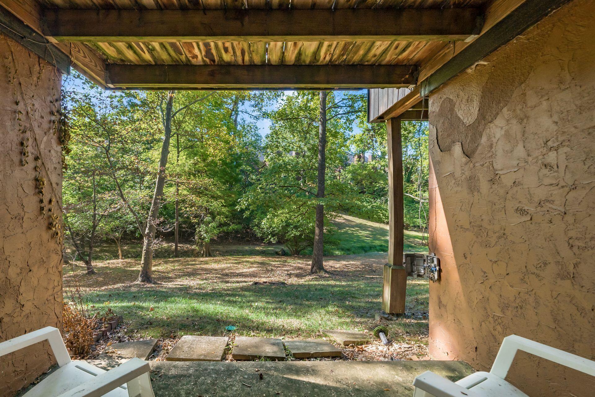 4845 Smoketalk Lane, 7