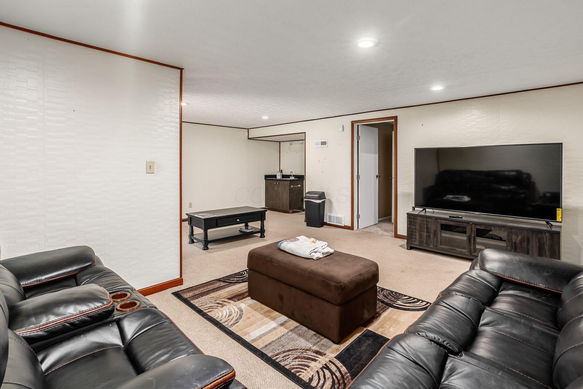 4845 Smoketalk Lane, 7