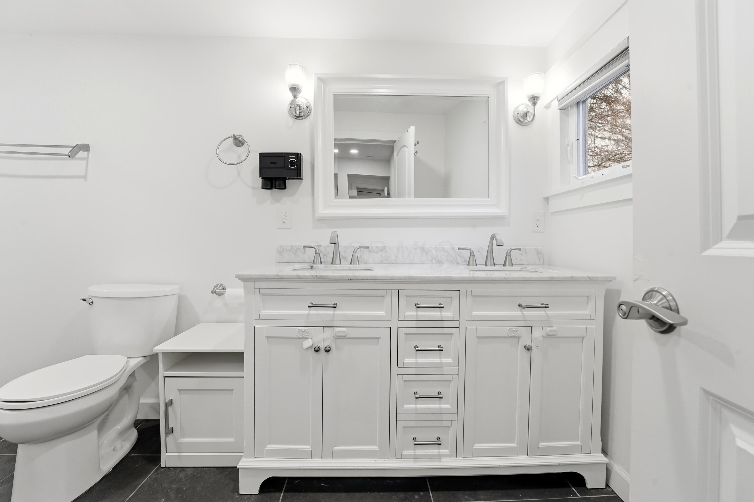 905 Mcallister Avenue, 903 903