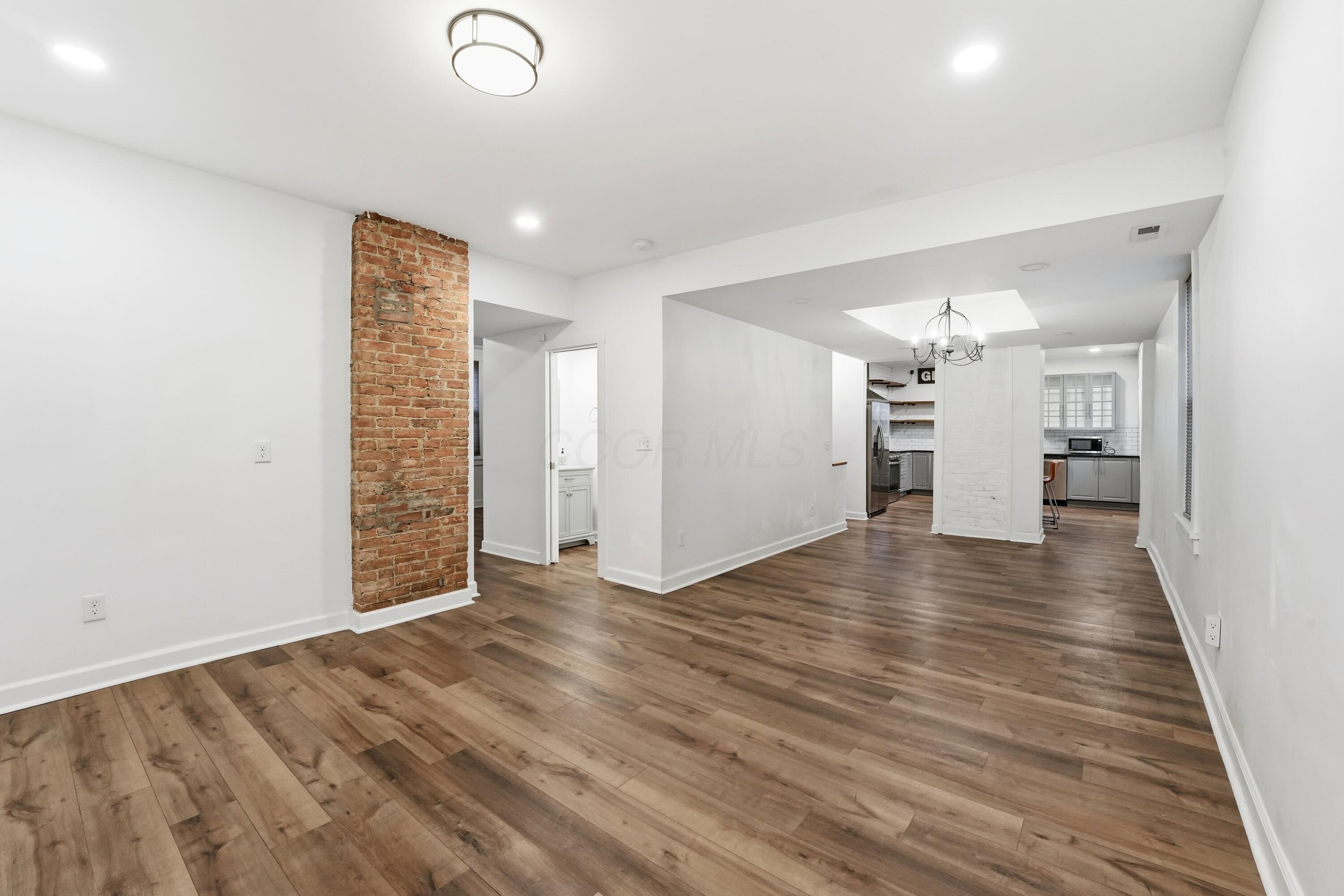 905 Mcallister Avenue, 903 903