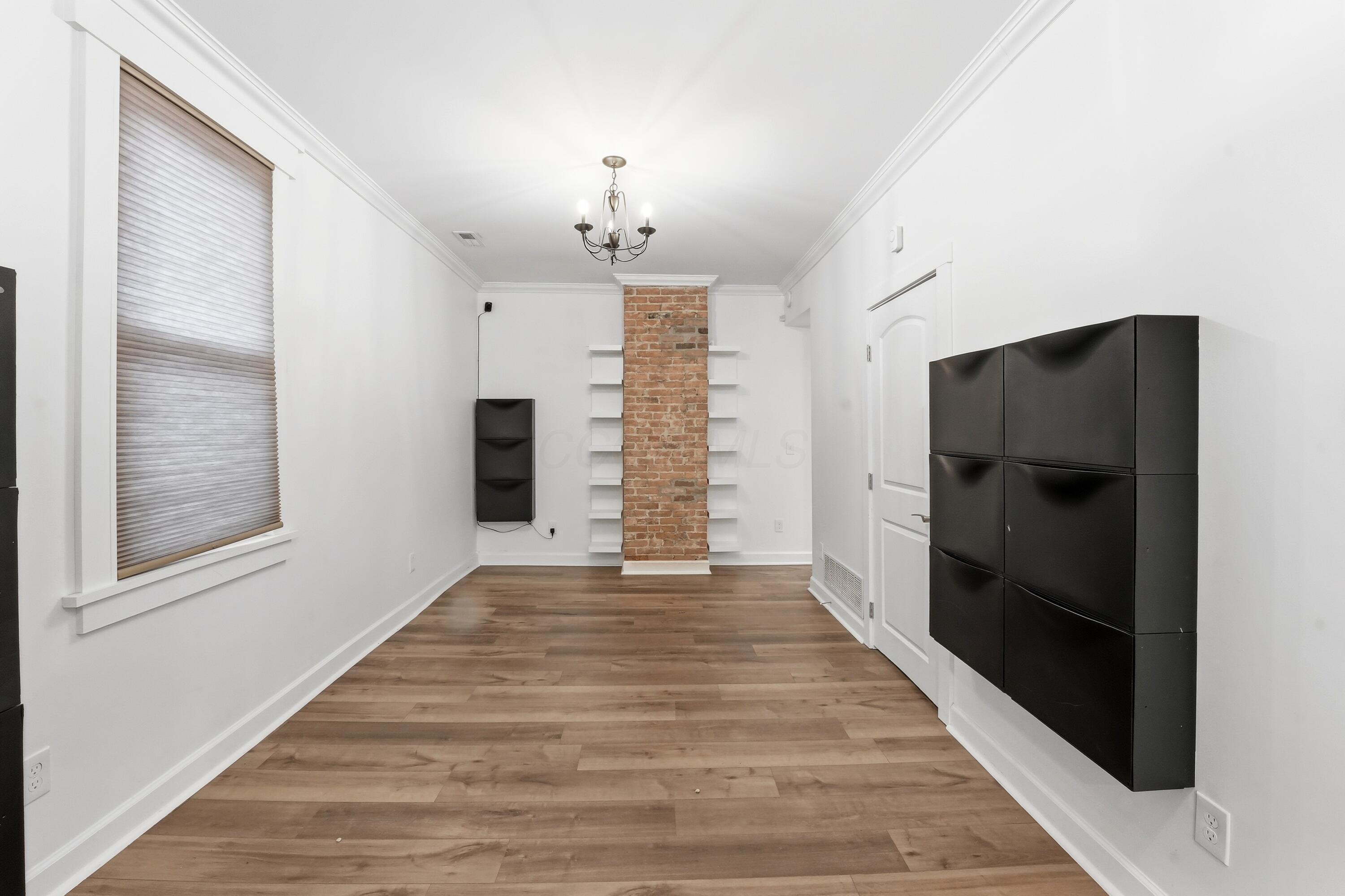 905 Mcallister Avenue, 903 903