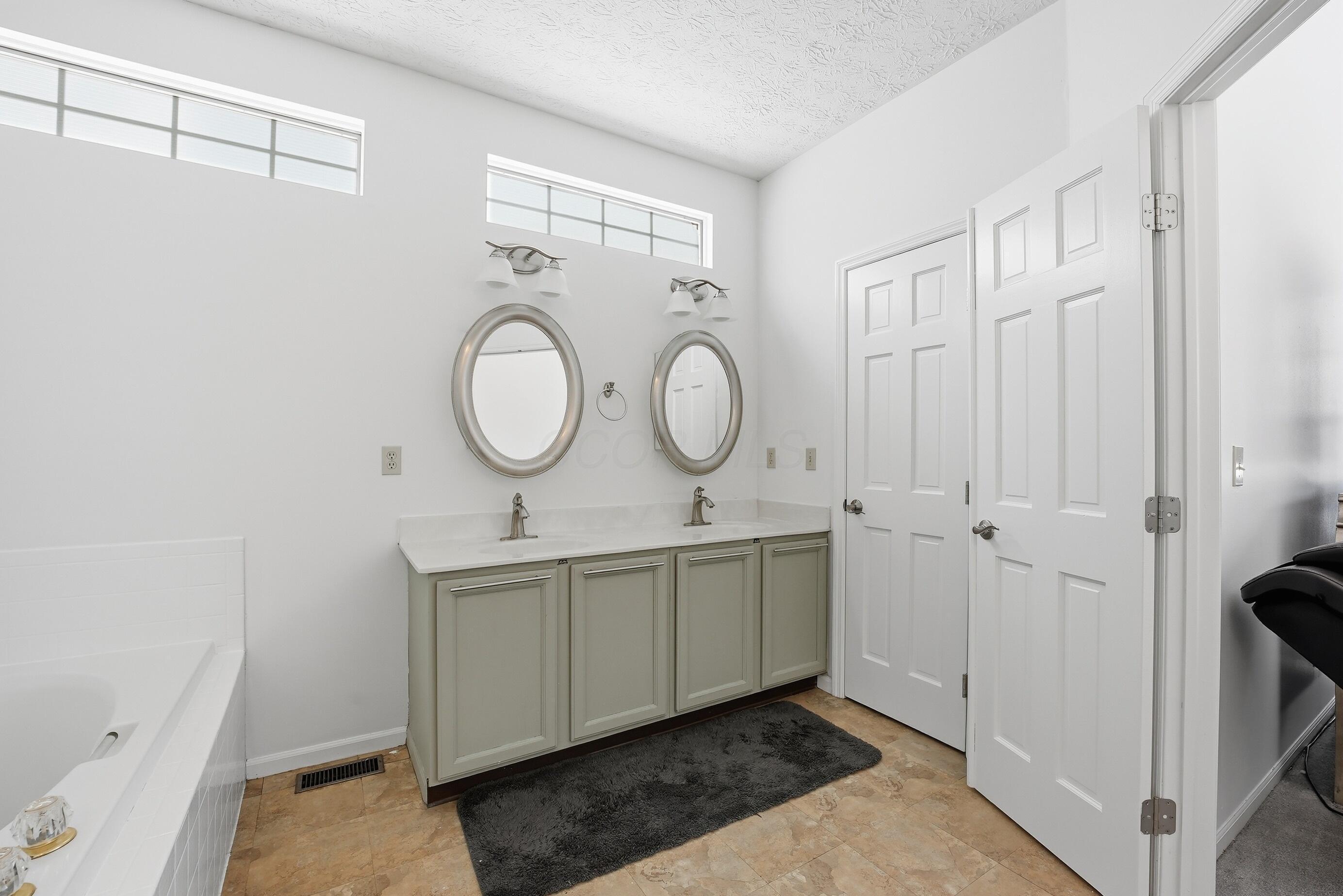 339 Aylesbury Drive S