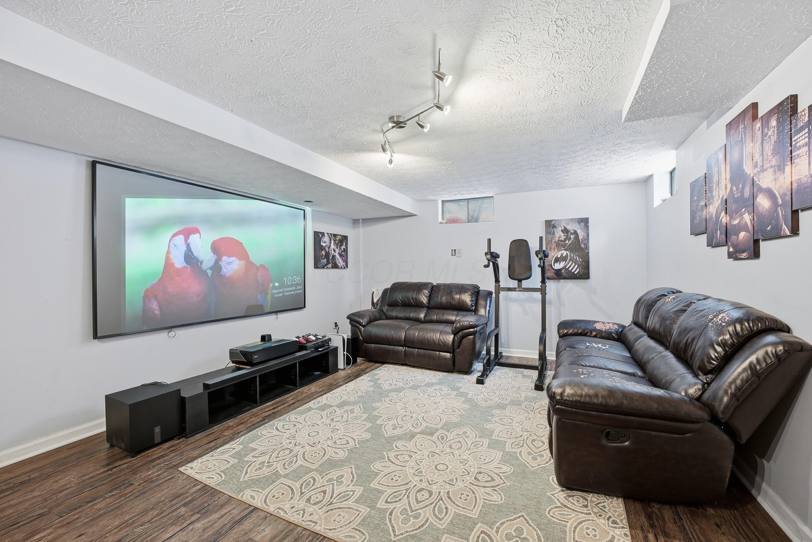 339 Aylesbury Drive S