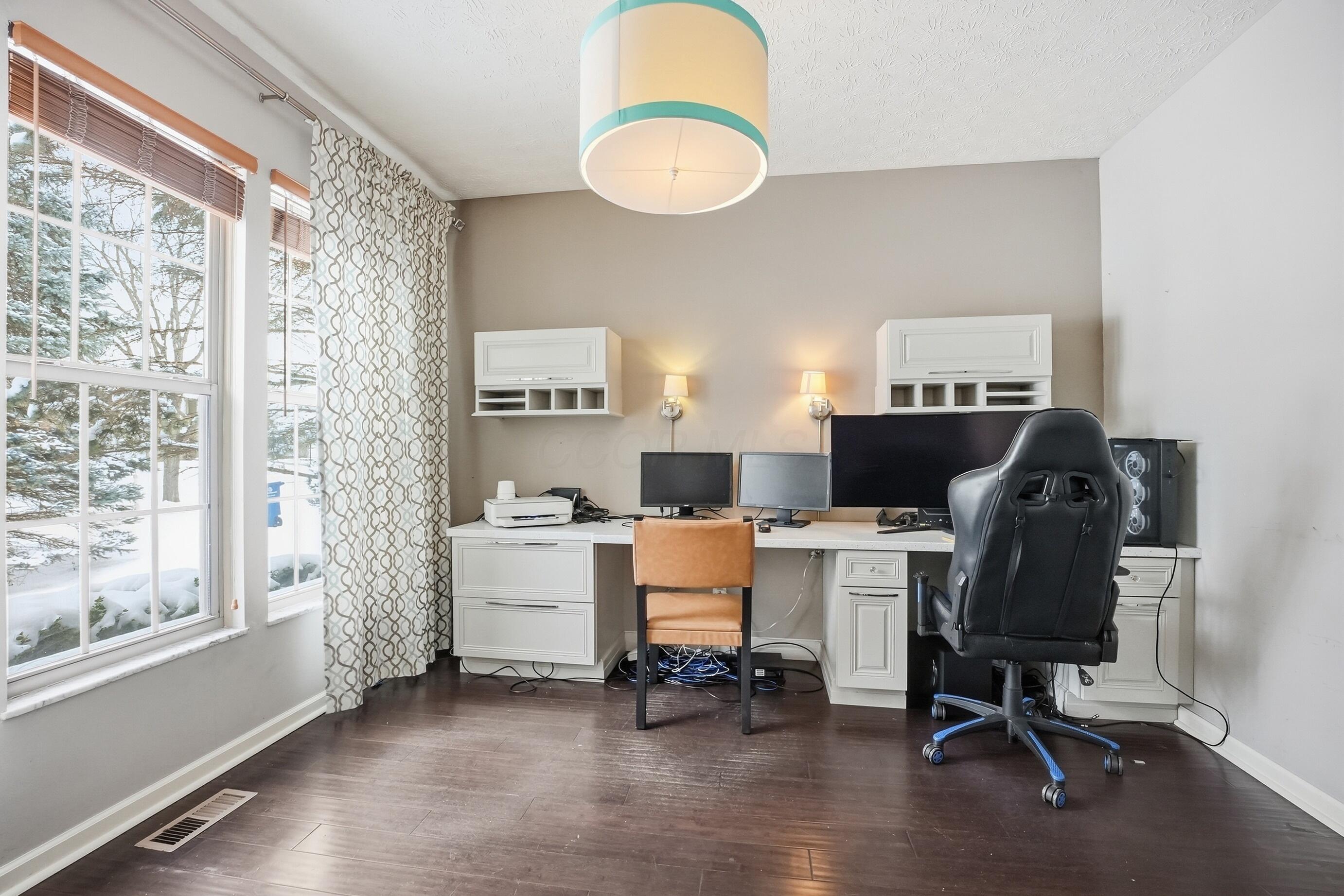 339 Aylesbury Drive S