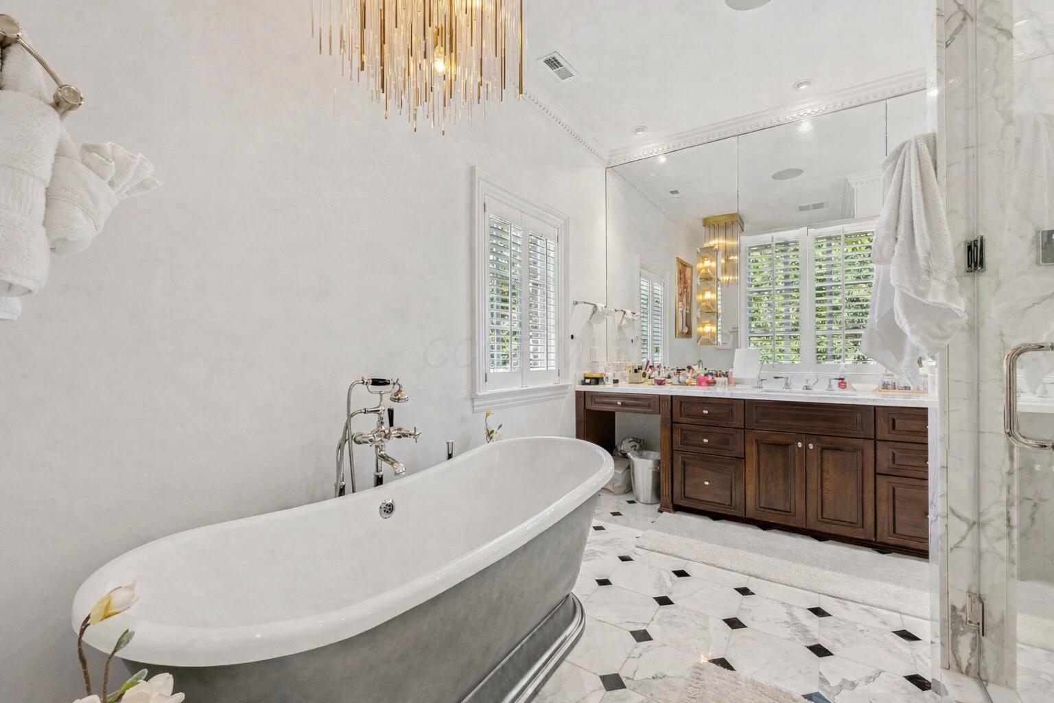 1 Bottomley Crescent