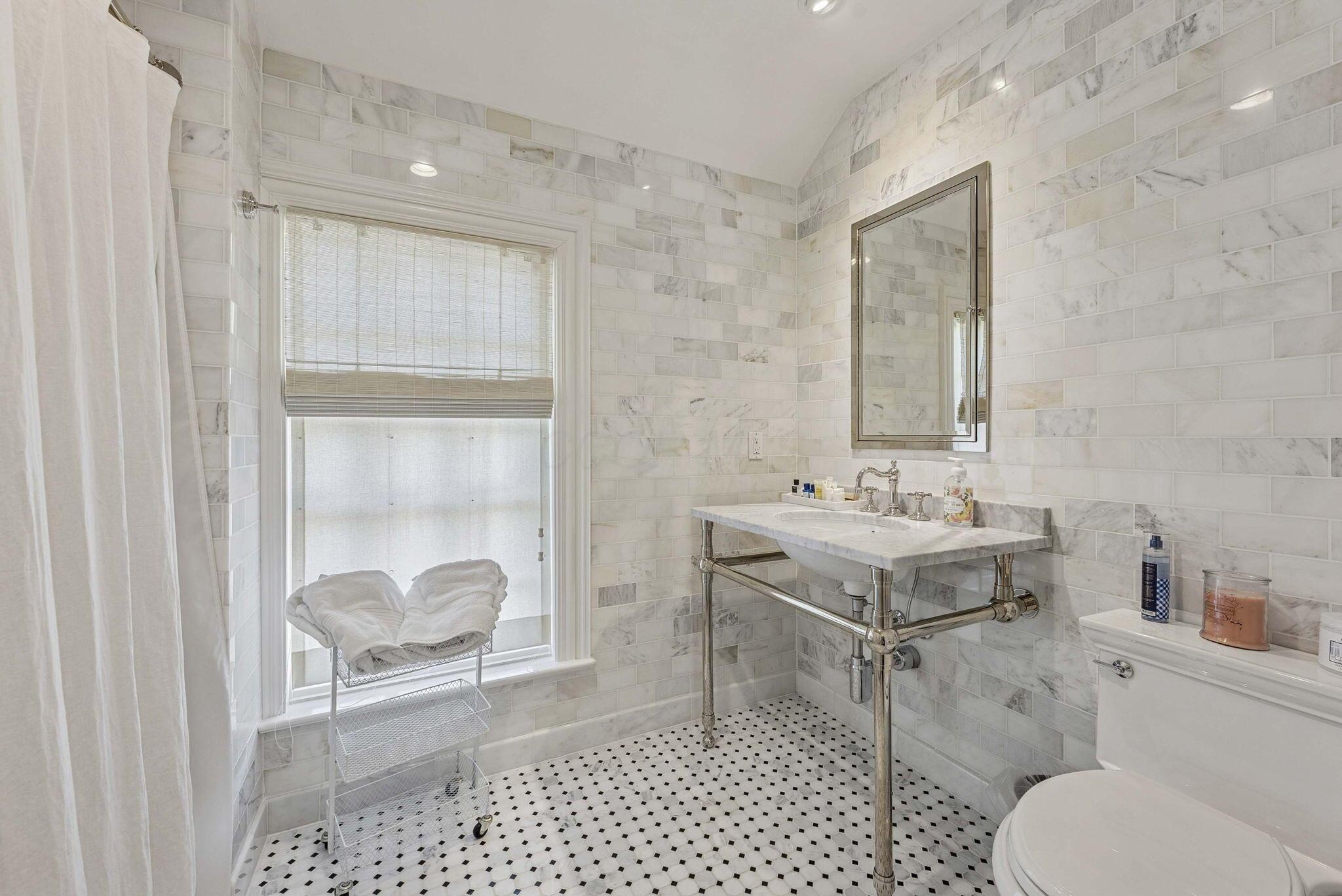 1 Bottomley Crescent