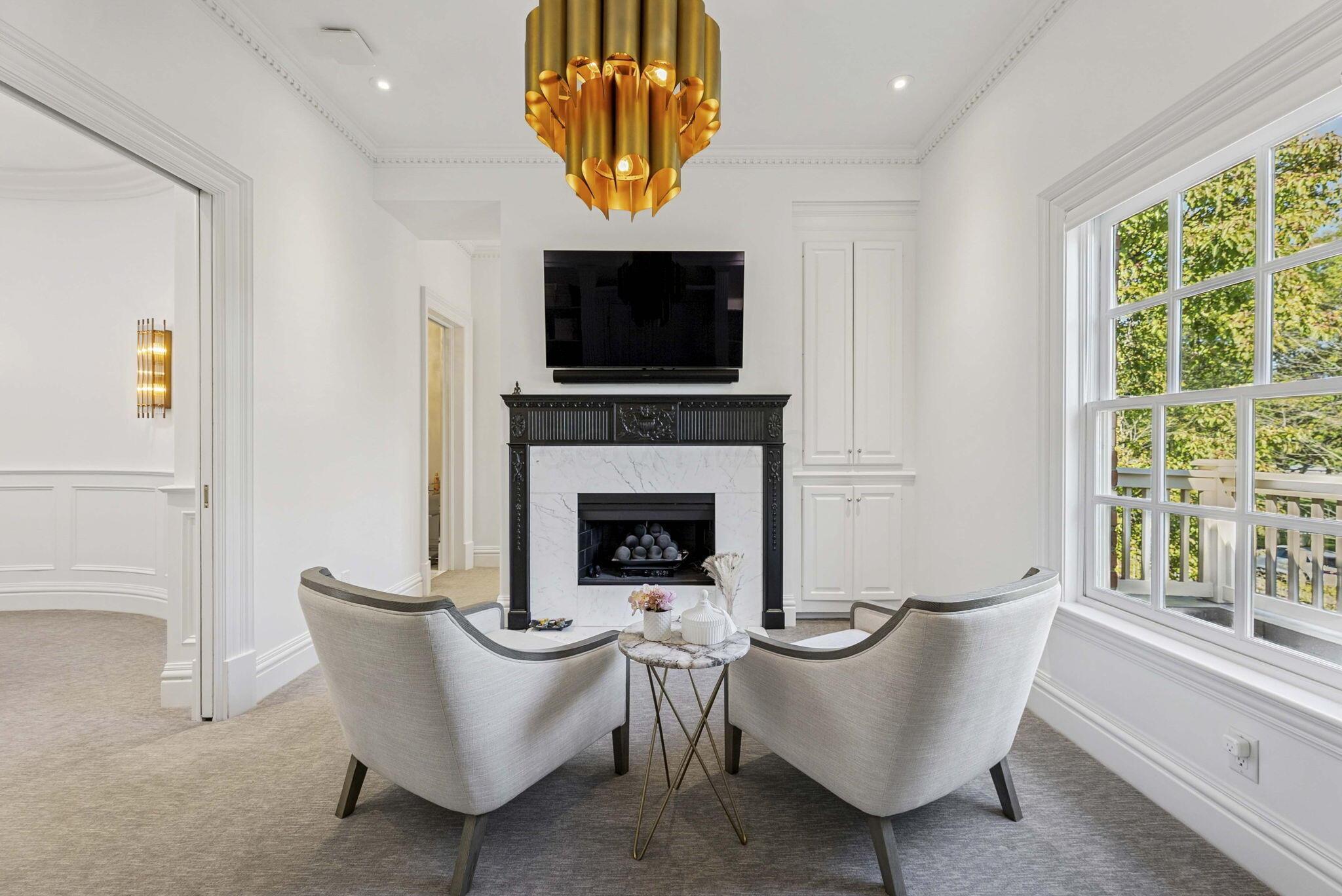 1 Bottomley Crescent